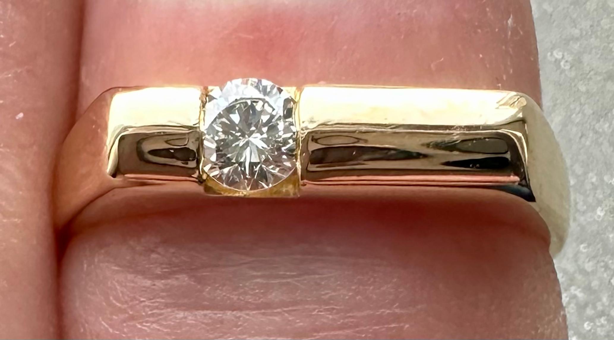 An Antique 20kt Yellow Gold Ring with a 0.17 Carat, 3.5mm Diamond For Sale 3