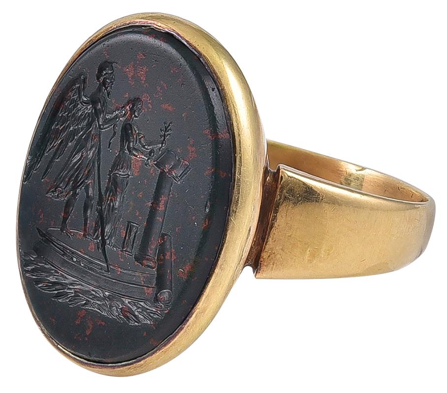 Antique American 18 Karat Gold and Bloodstone Intaglio Memorial Ring In Good Condition For Sale In London, GB