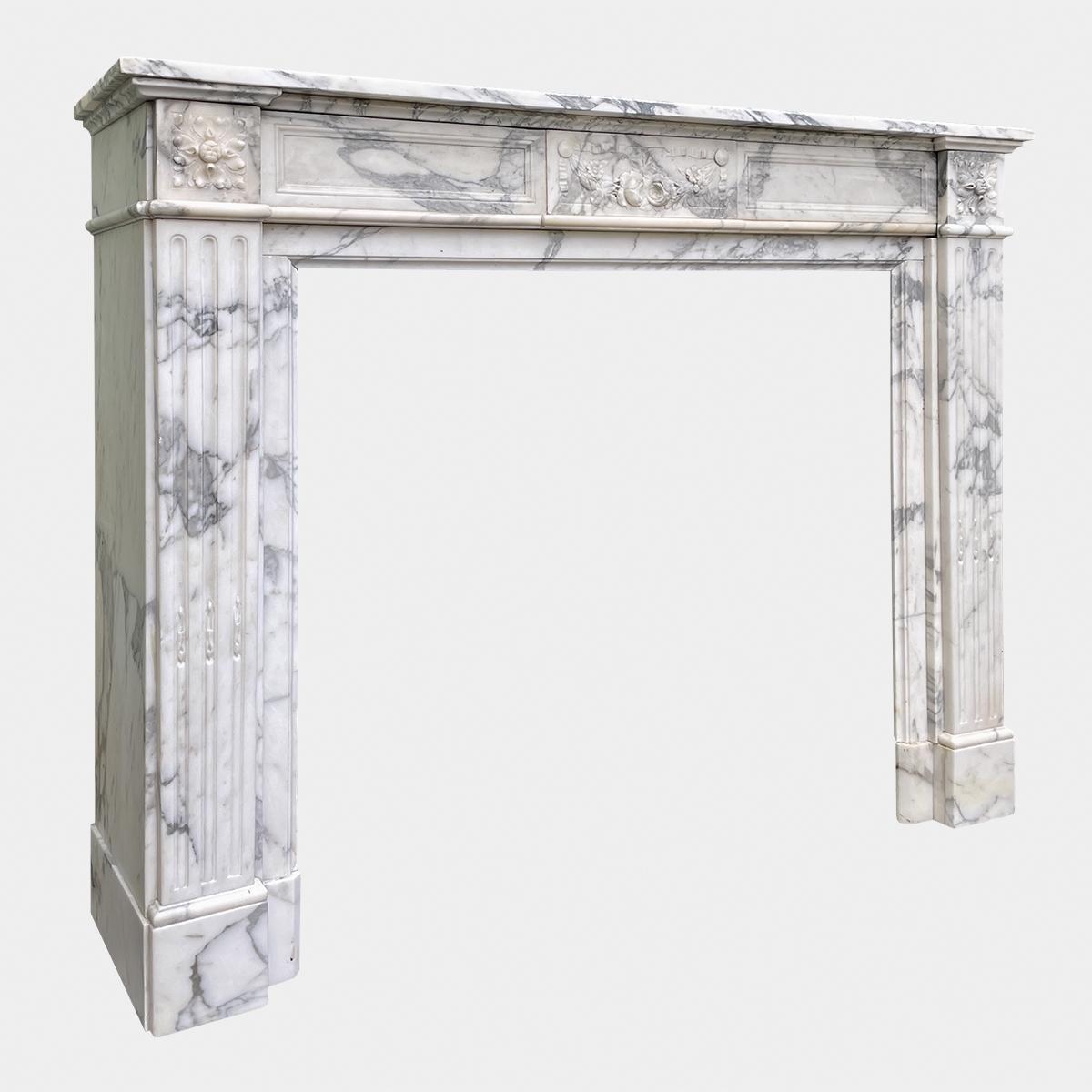 Antique Arabescato Marble Louis XVI Fireplace Mantel In Good Condition For Sale In London, GB