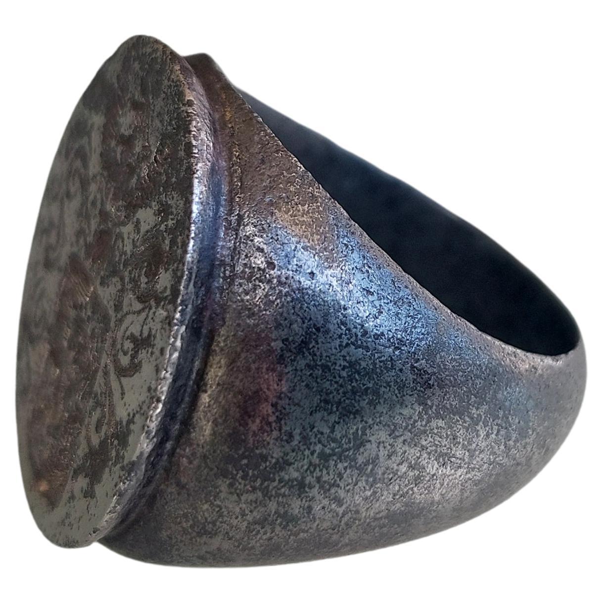 Un antico anello con sigillo in ferro di Berlino, CIRCA 1810 In condizioni ottime in vendita a Firenze, IT