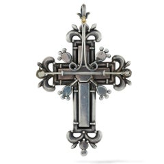 Antiguo broche cruzado de berilo y diamantes