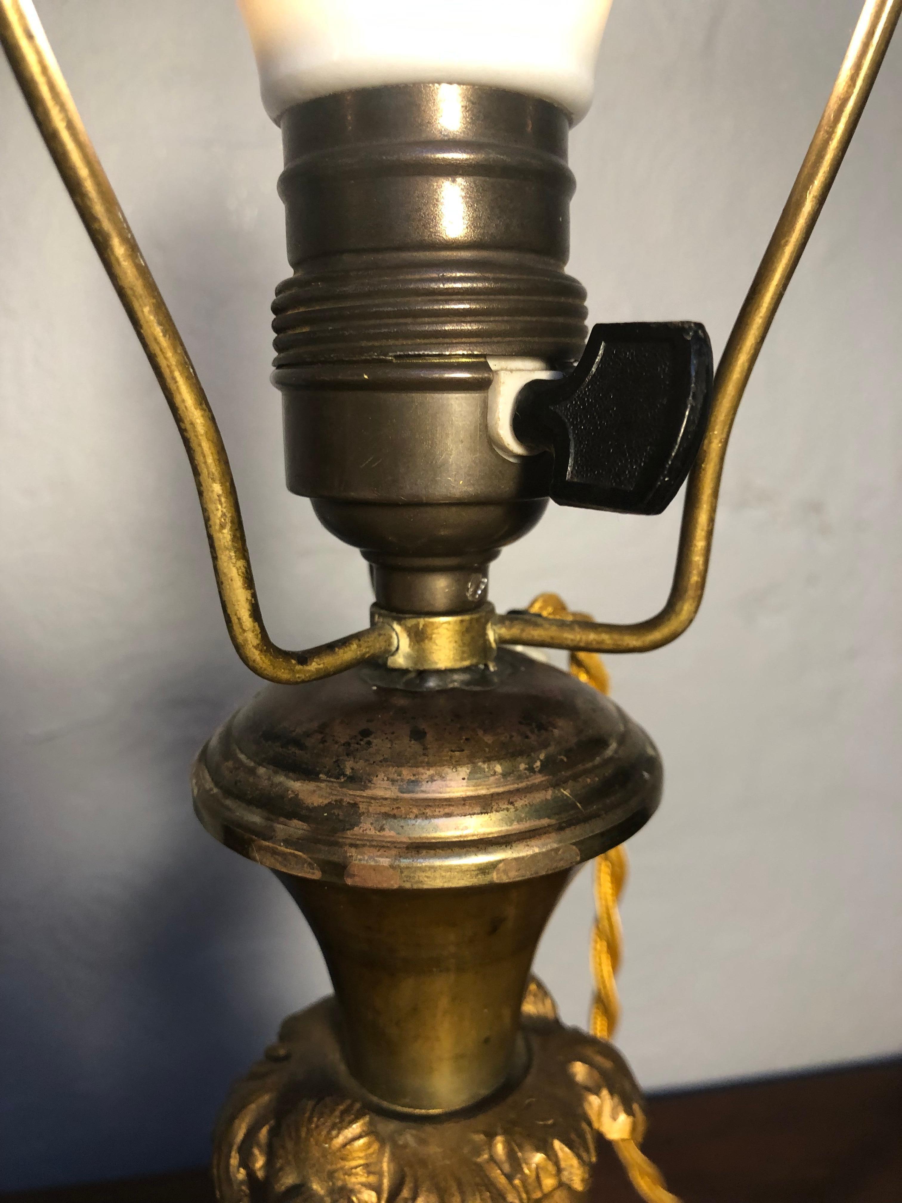 Antique Bronze Floral Table Lamp In Good Condition For Sale In Søborg, DK