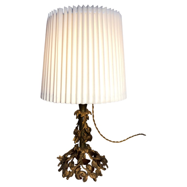 Antique Bronze Floral Table Lamp For Sale at 1stDibs