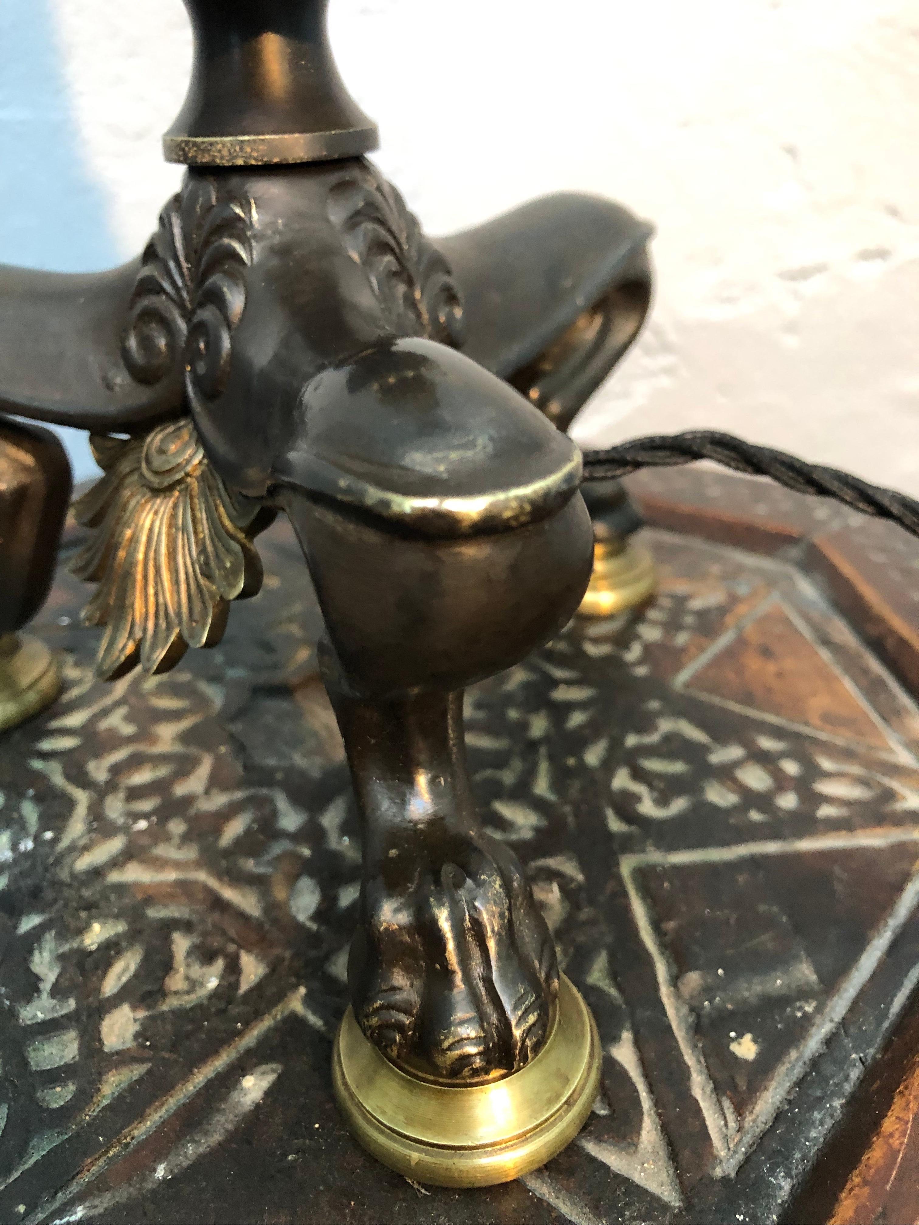 Antike Bronze Napoleon III Kandelaber Tischlampe aus den 1800er Jahren im Angebot 11