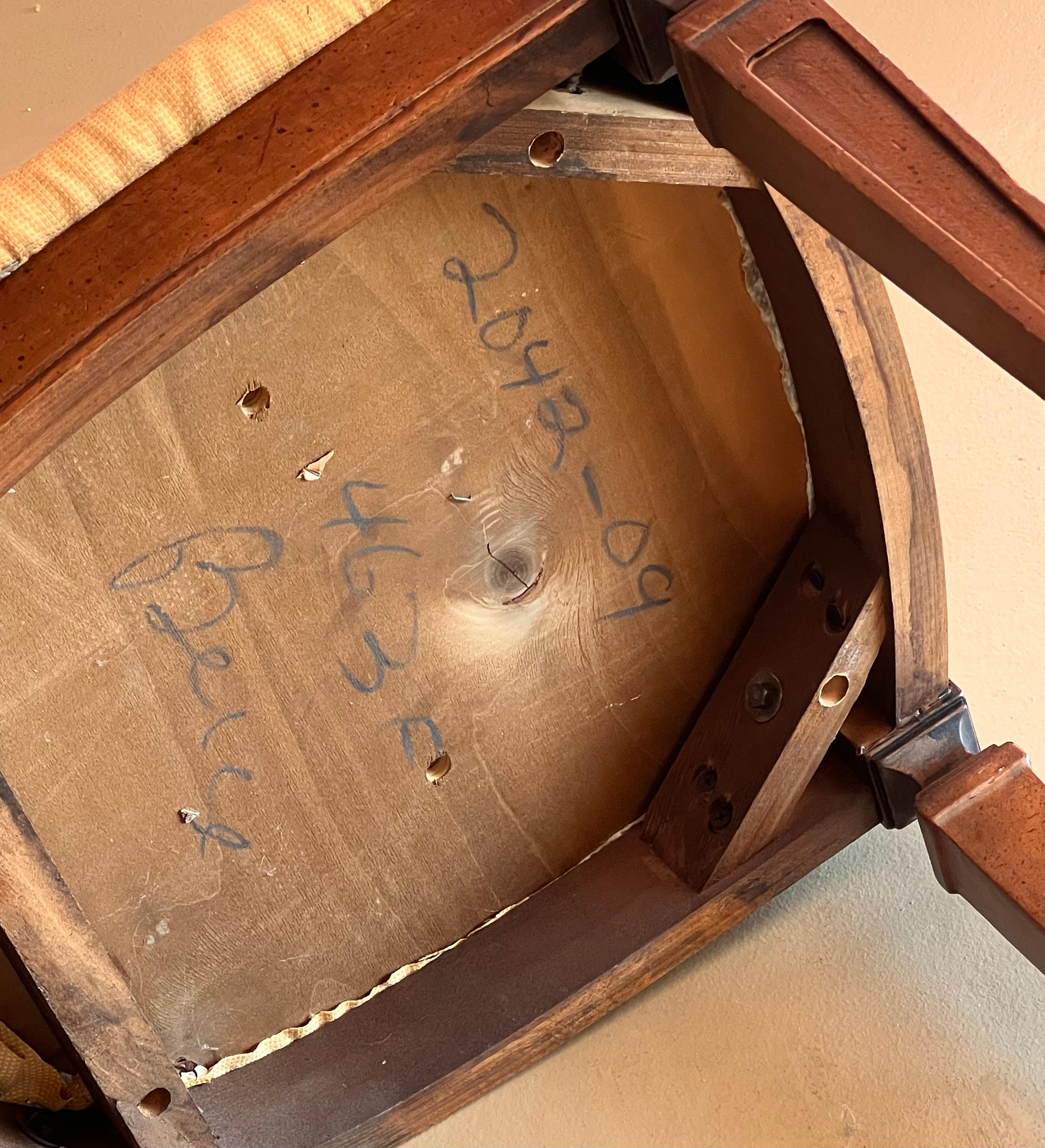 Ancienne chaise de salle à manger en bois sculpté et rotin, début du siècle en vente 3