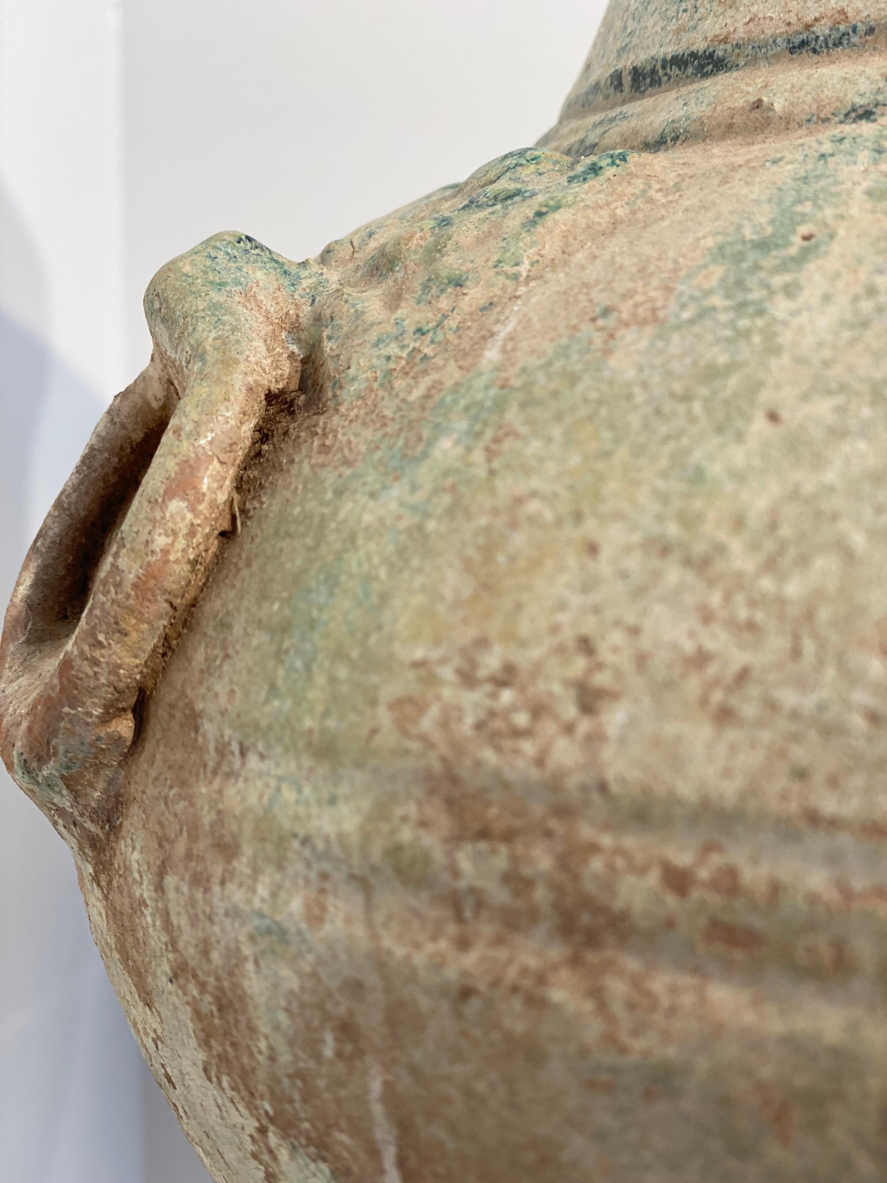 Un antico vaso cinese Han In condizioni discrete in vendita a Schellebelle, BE