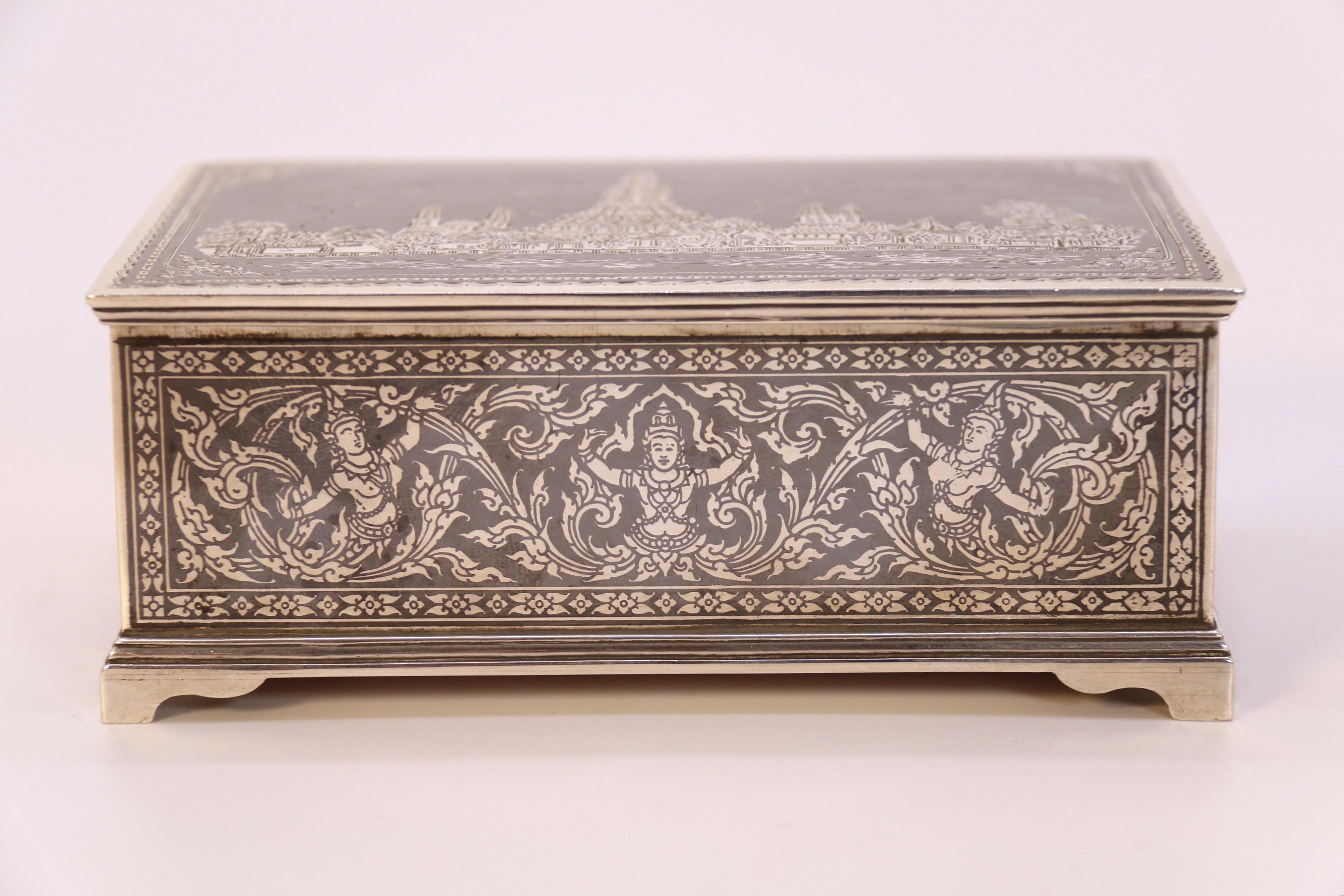 An antique early 20th century silver and niello box, Siam circa 1920 For Sale 4