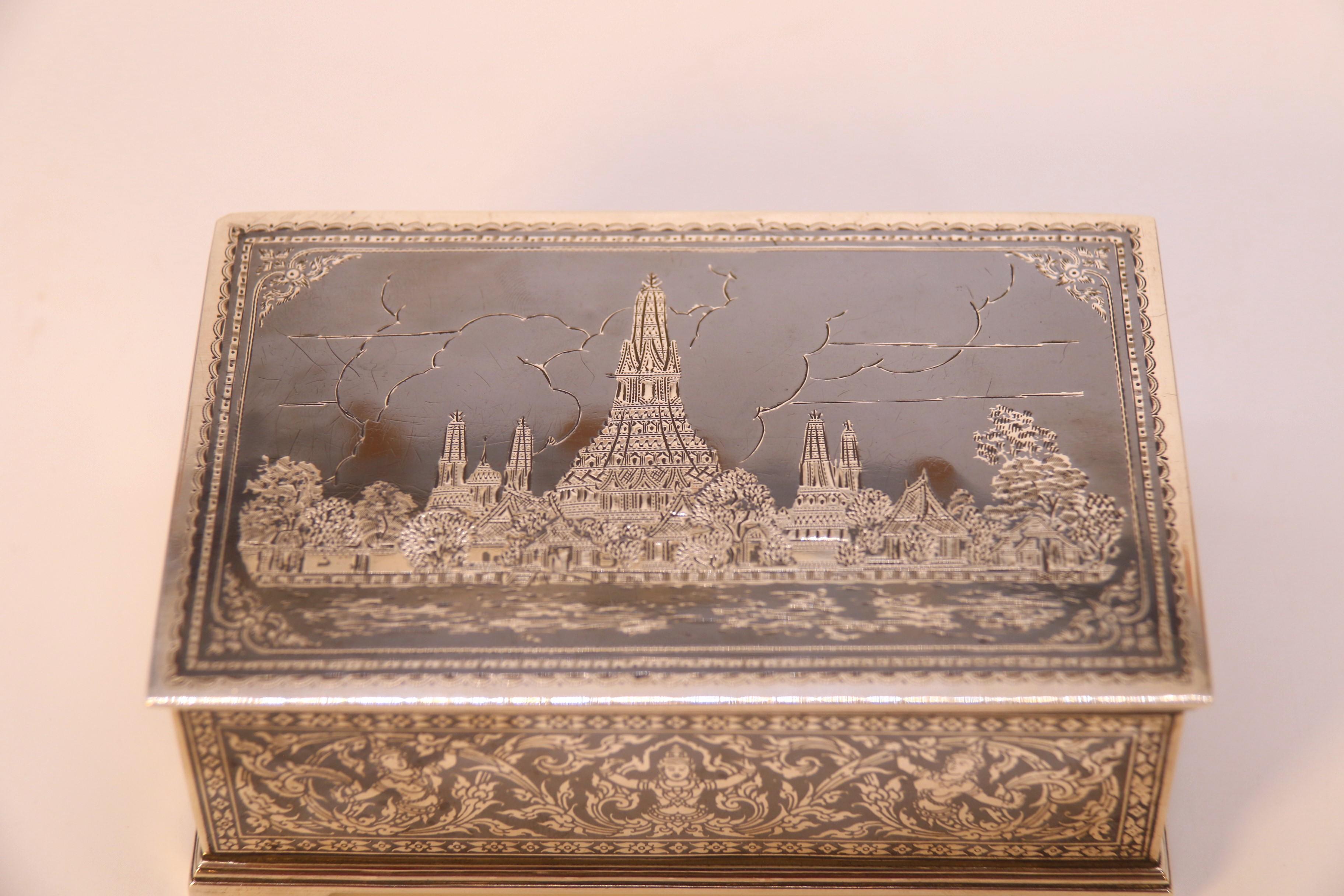 Ancienne boîte en argent et en nielle du début du 20e siècle, Siam vers 1920 en vente 8