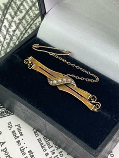 An Antique Edwardian 15K Yellow Gold & Seed Pearl Bar Brooch