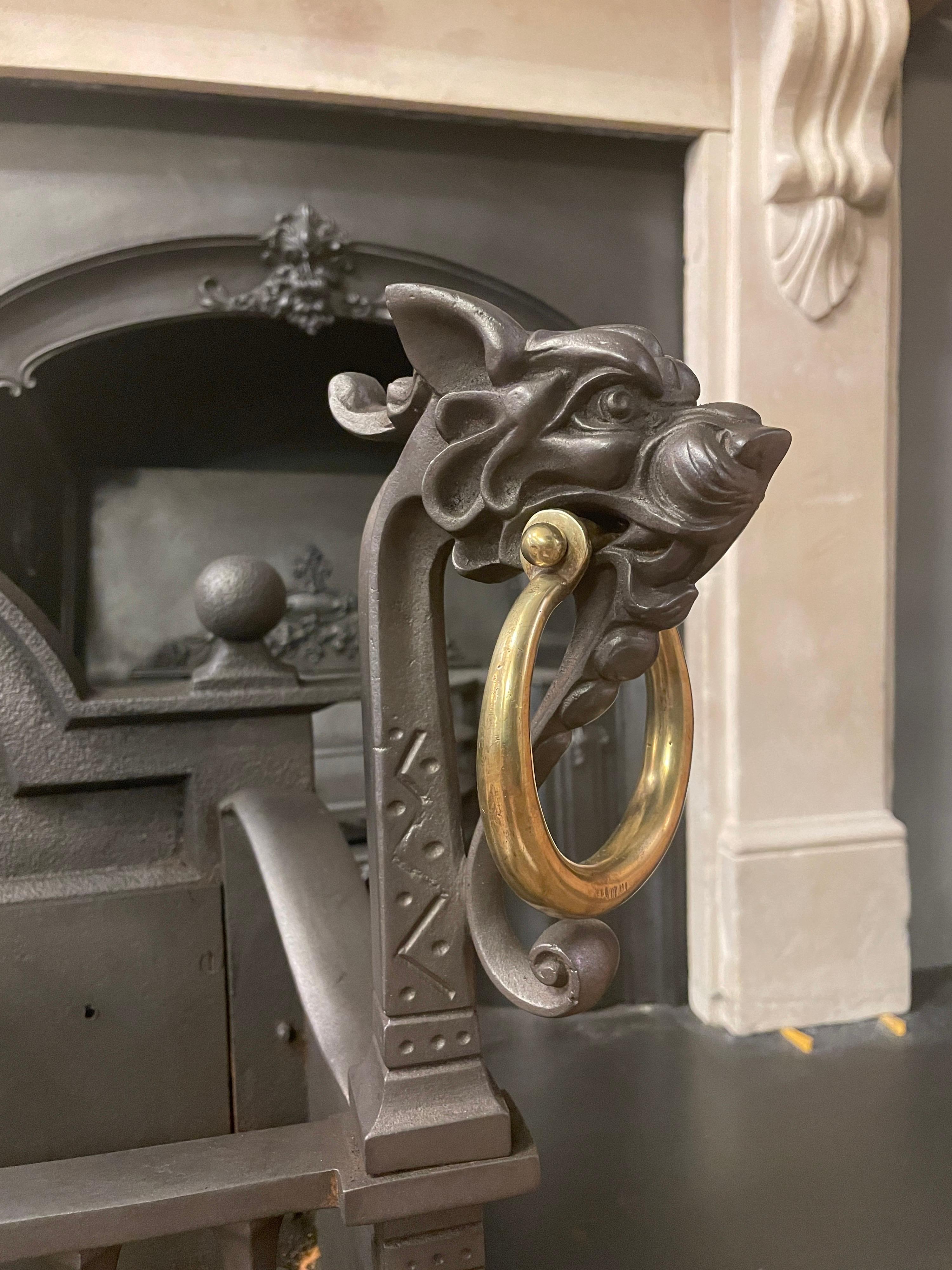 Grille de foyer Dragon Antique en fonte anglaise en vente 5