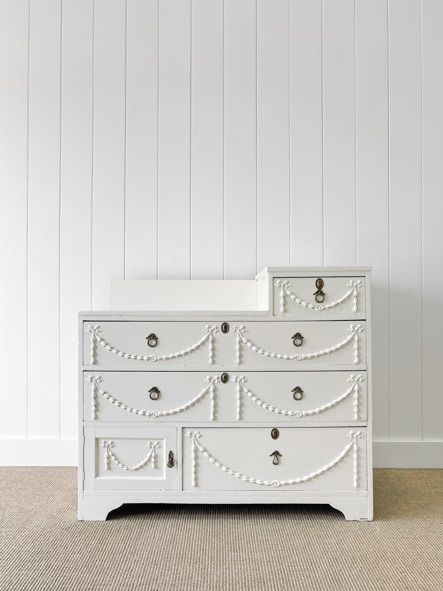 Anglais The English Country House Antiques Chest of Drawers Dresser (Commode) en vente