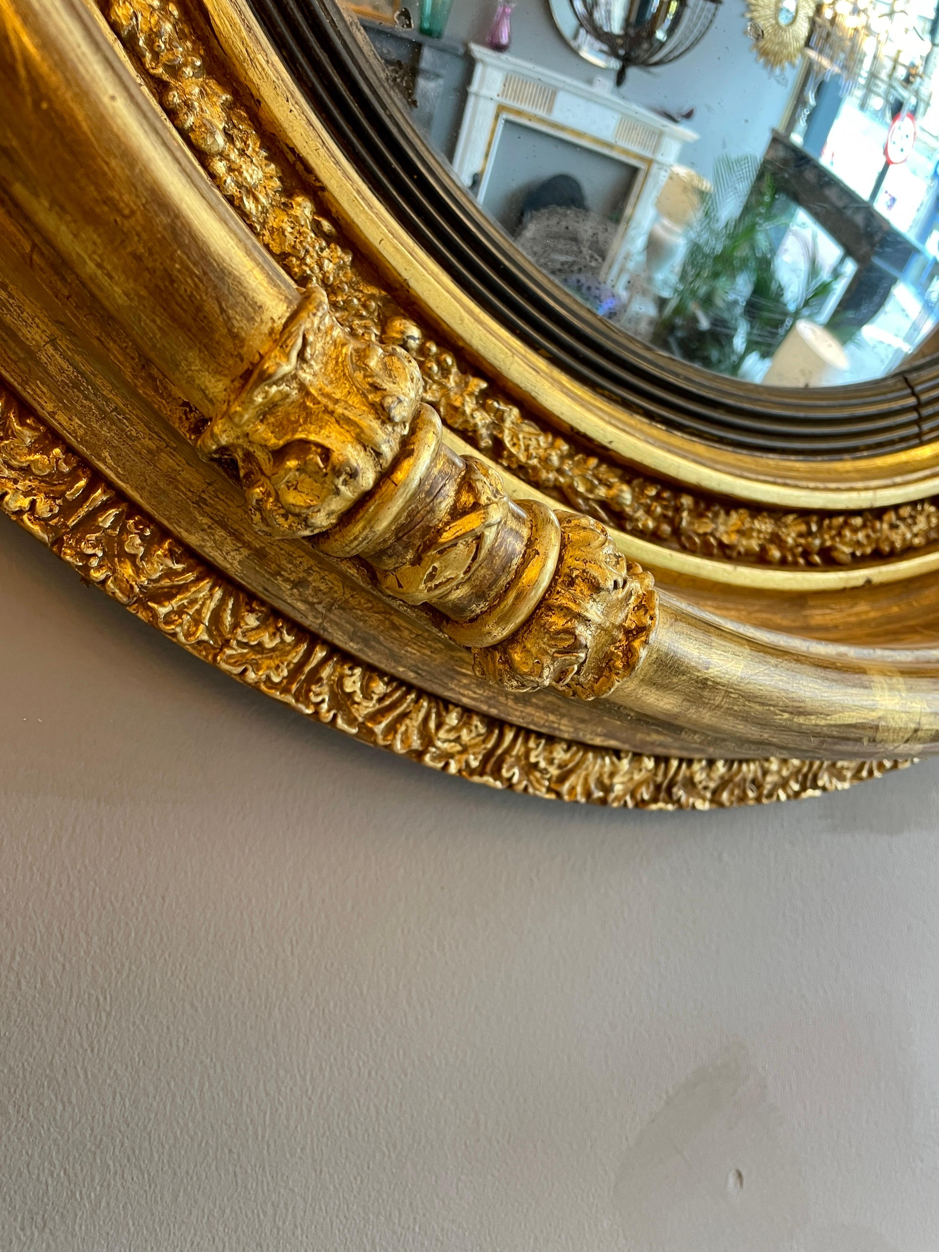 Antique miroir convexe doré de style Régence anglaise Bon état - En vente à London, GB