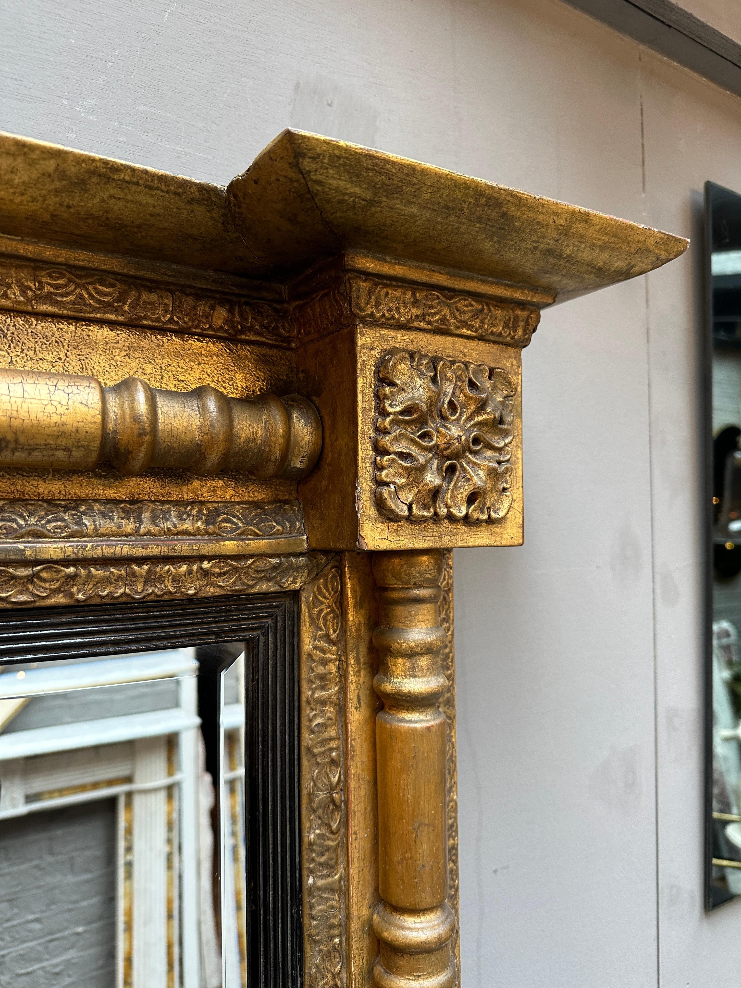 Anglais Antique Regency English Gold Gilt Overmantel Mirror (miroir à trumeau)  en vente