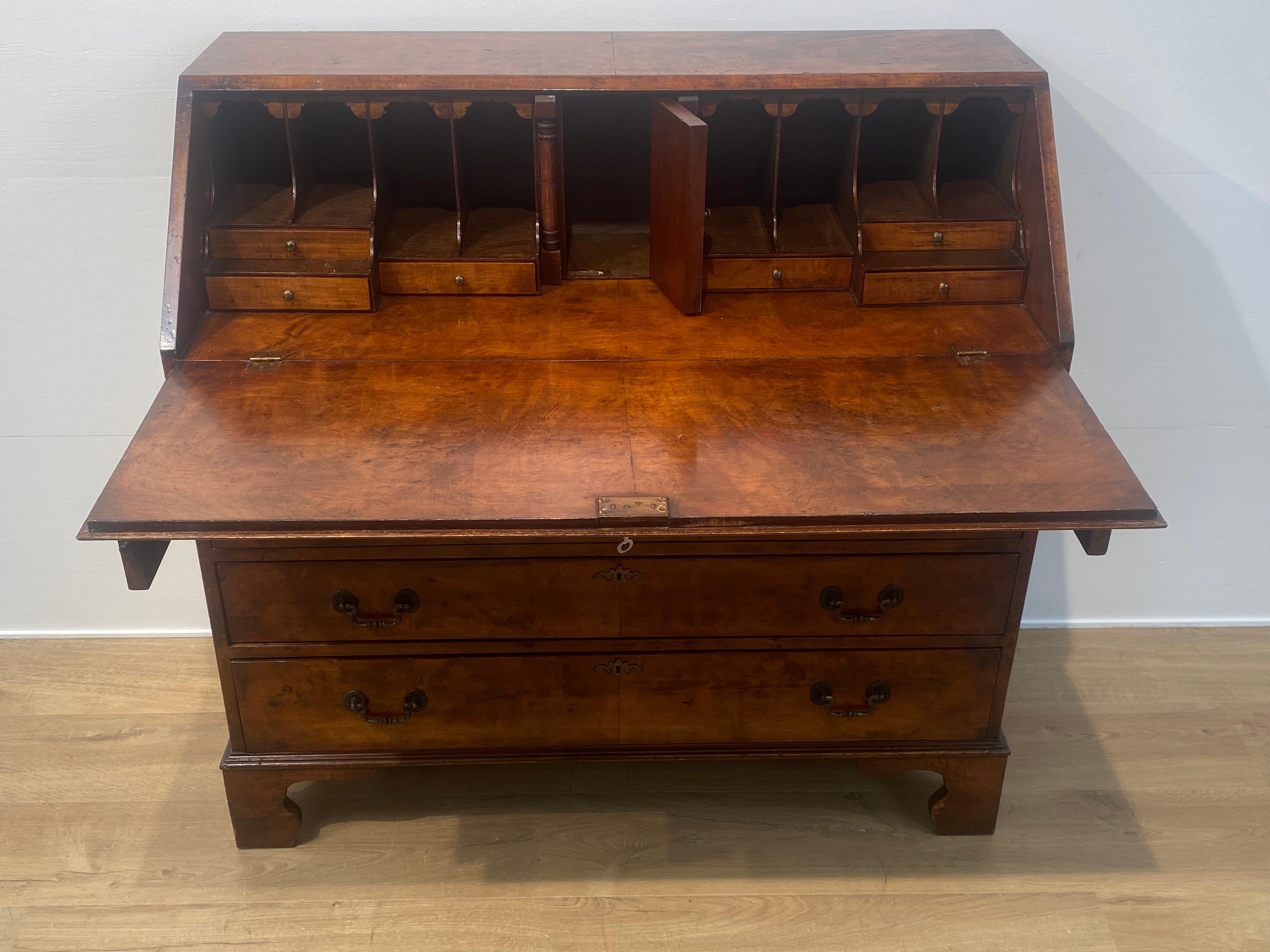 Un antico secretaire inglese in vendita 4