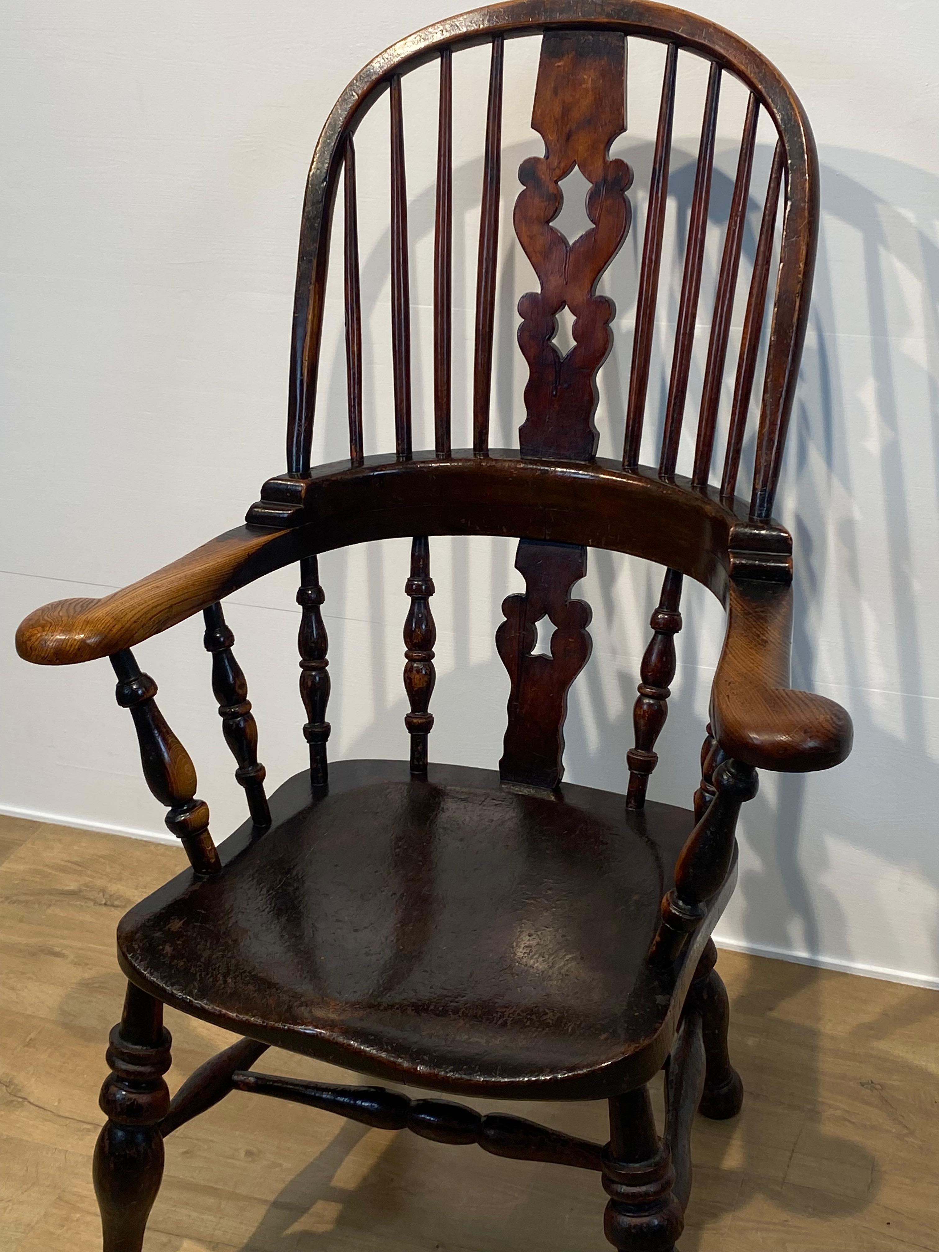 Ancienne chaise Windsor anglaise Bon état - En vente à Schellebelle, BE
