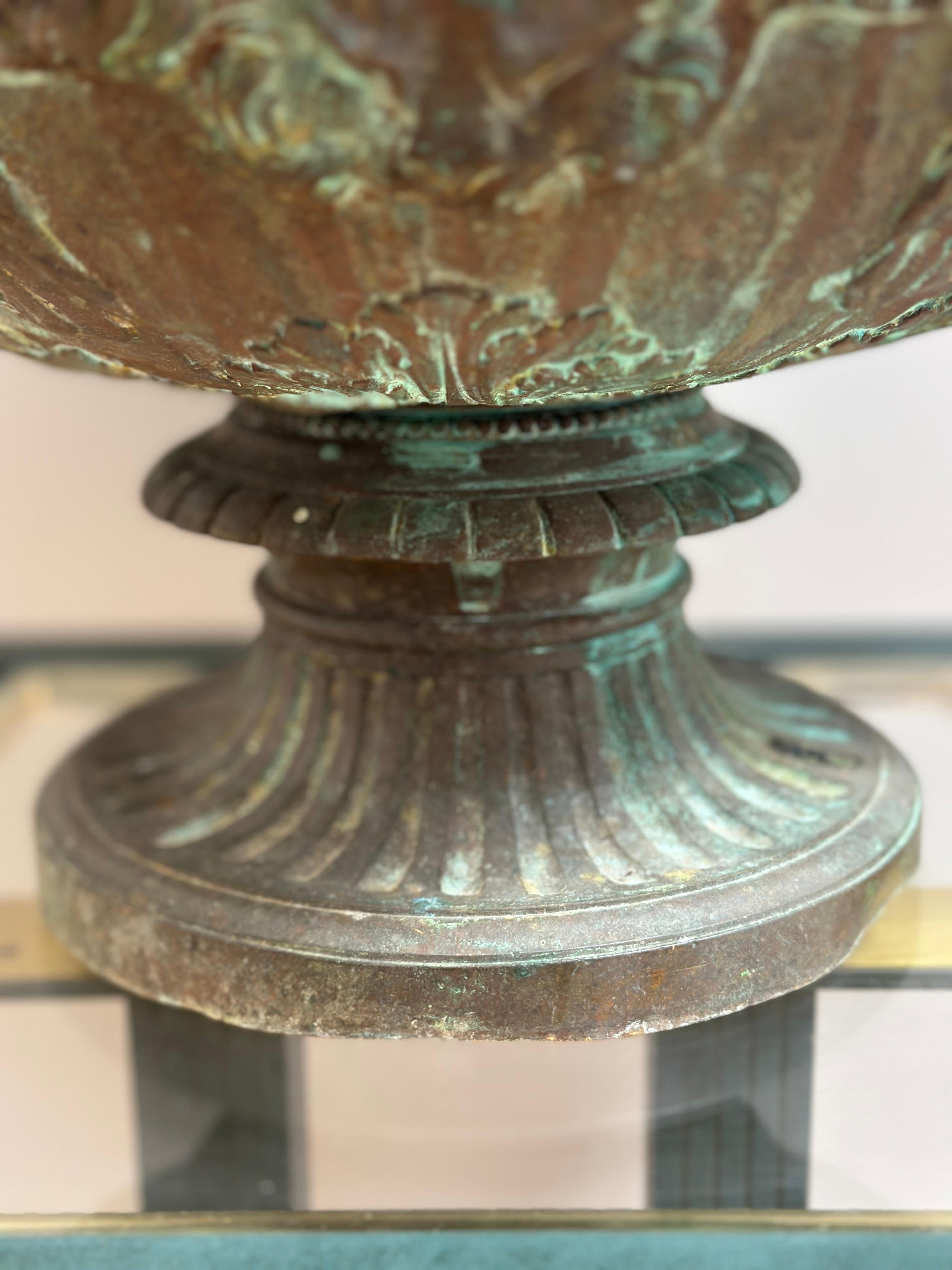 Una Urna Warwick Antigua Francesa de Bronce del Siglo XIX en Bueno estado para la venta en London, GB
