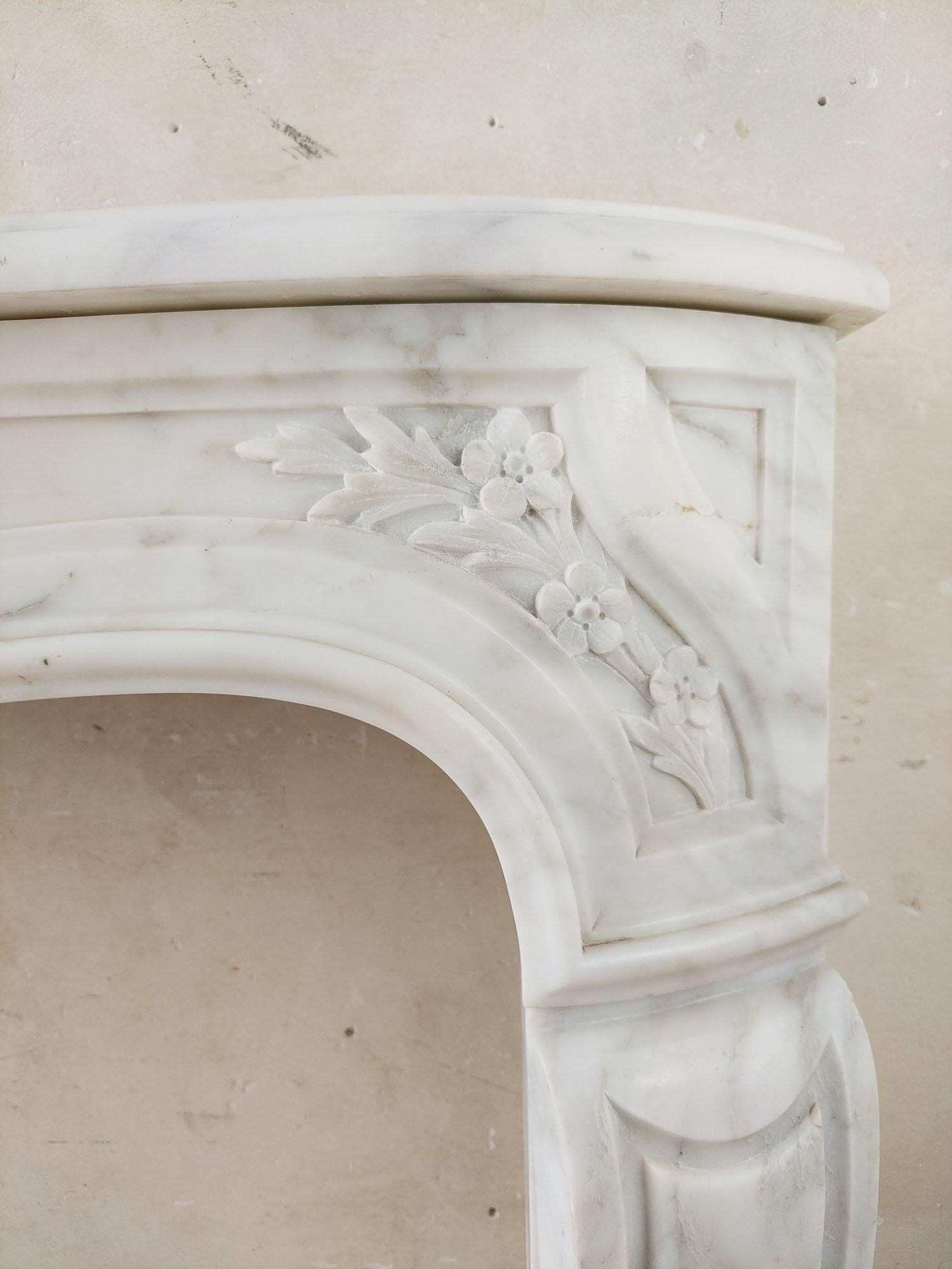 An Antique French Beautifully Carved Carrara Marble Fireplace with Coquille For Sale 1