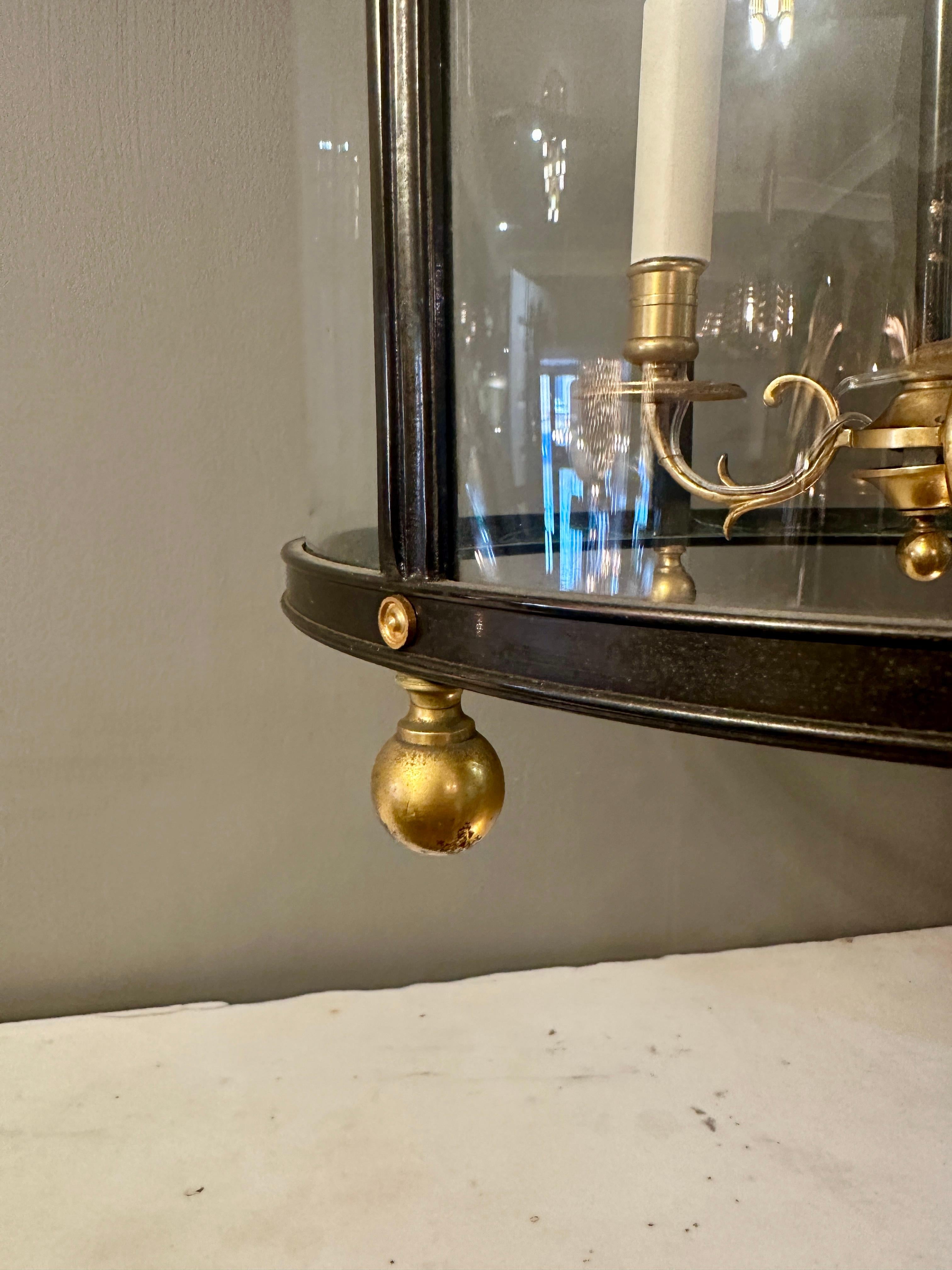 Laiton Ancienne lanterne française de style Empire en laiton doré et bronze patiné en vente