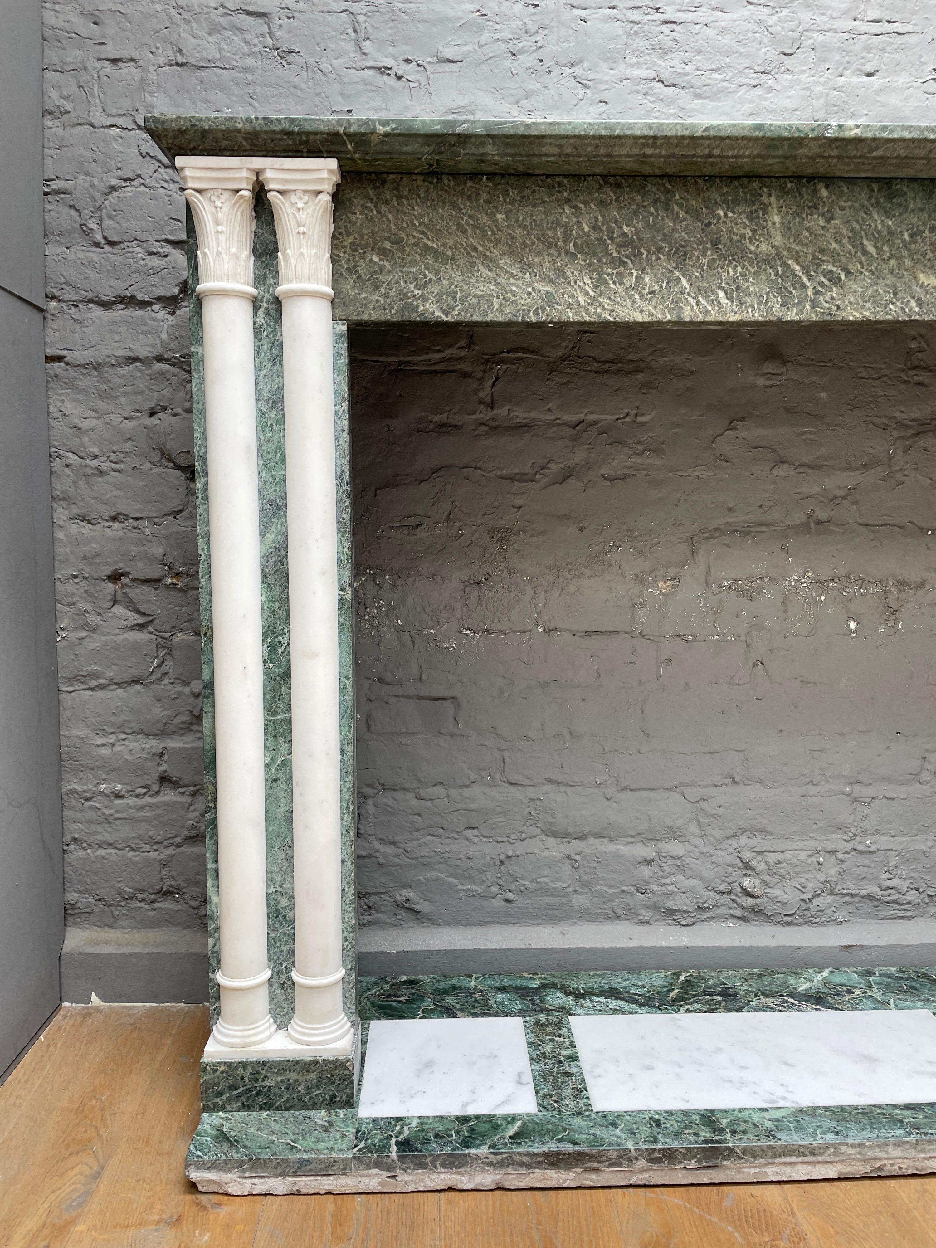 Antique French Fireplace Mantel in Verdi Antico and Statuary Marble In Good Condition For Sale In London, GB