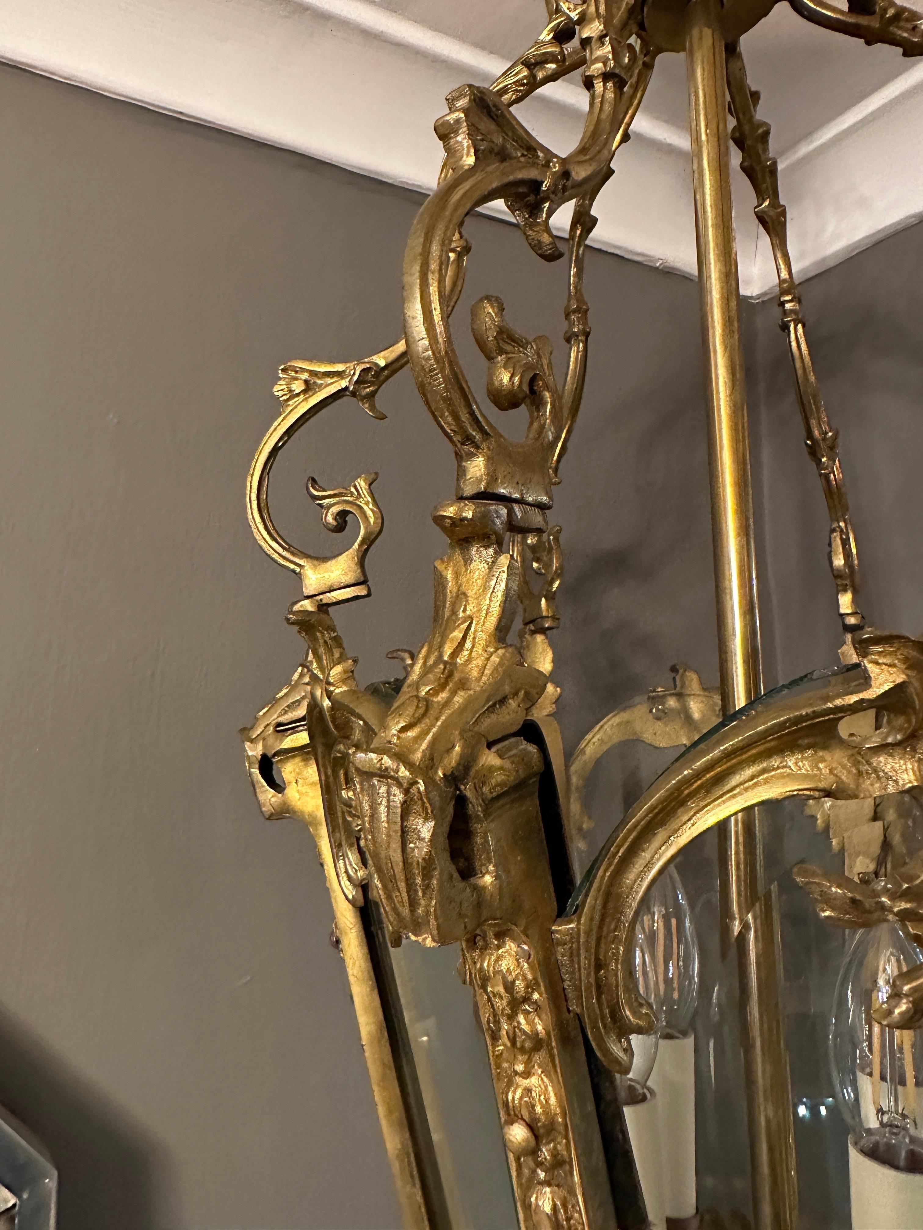 Ancienne lanterne rococo française de style Louis XV en bronze doré  Bon état - En vente à London, GB
