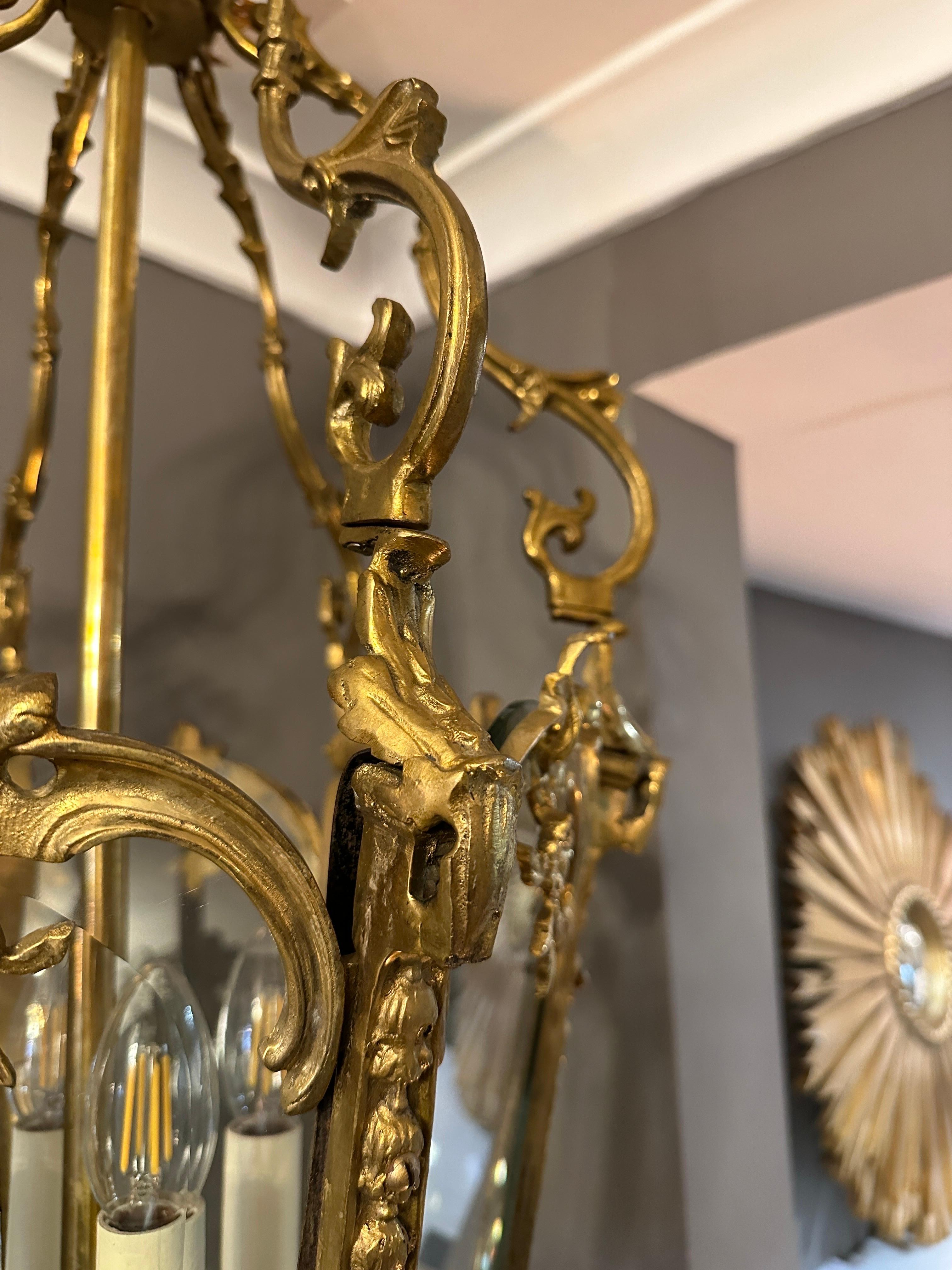 Antike französische Laterne aus vergoldeter Bronze im Stil von Louis XV und Rokoko  im Zustand „Gut“ im Angebot in London, GB