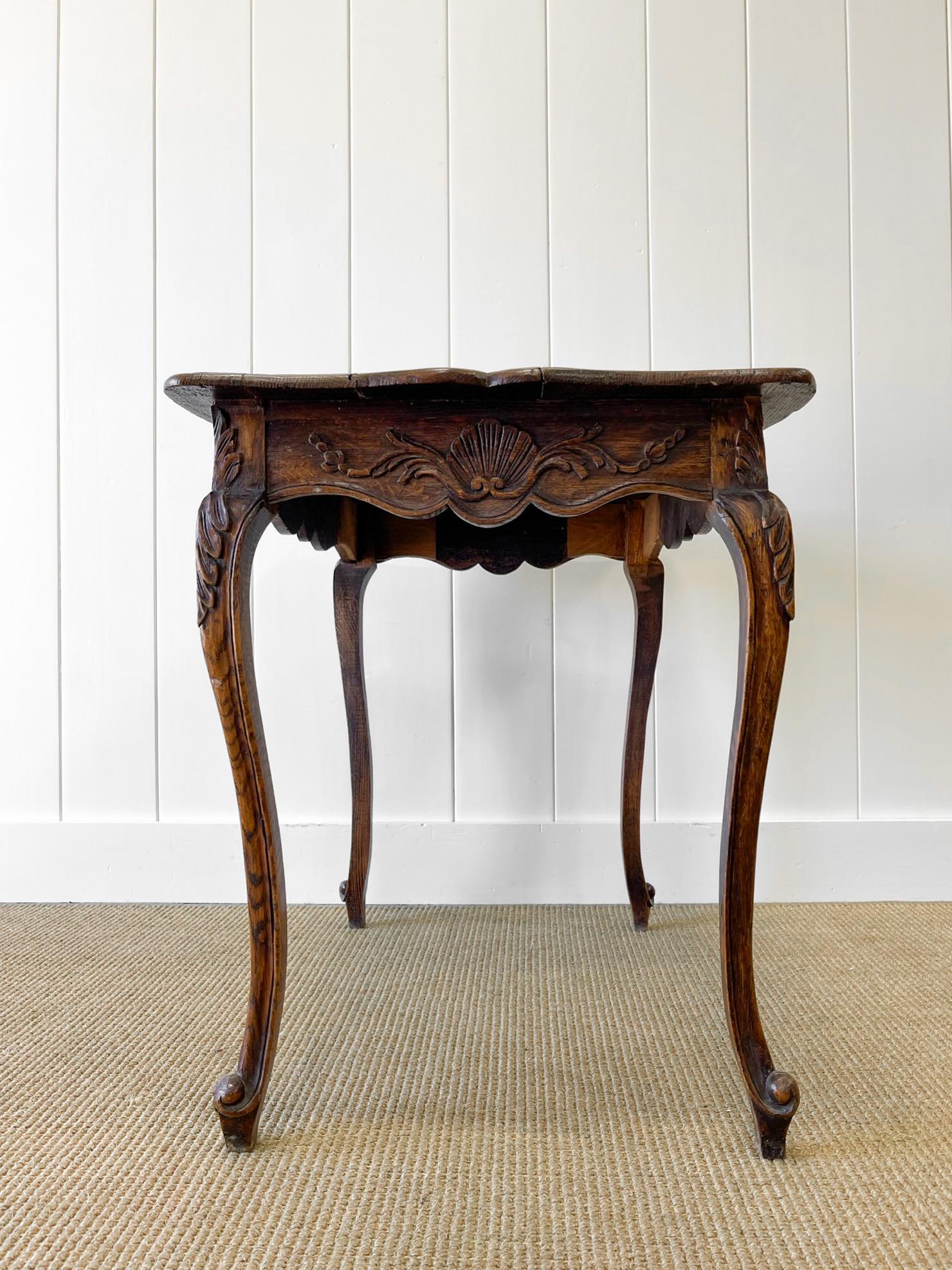 An Antique French Provincial Louis XV Oak Side Table In Good Condition For Sale In Oak Park, MI