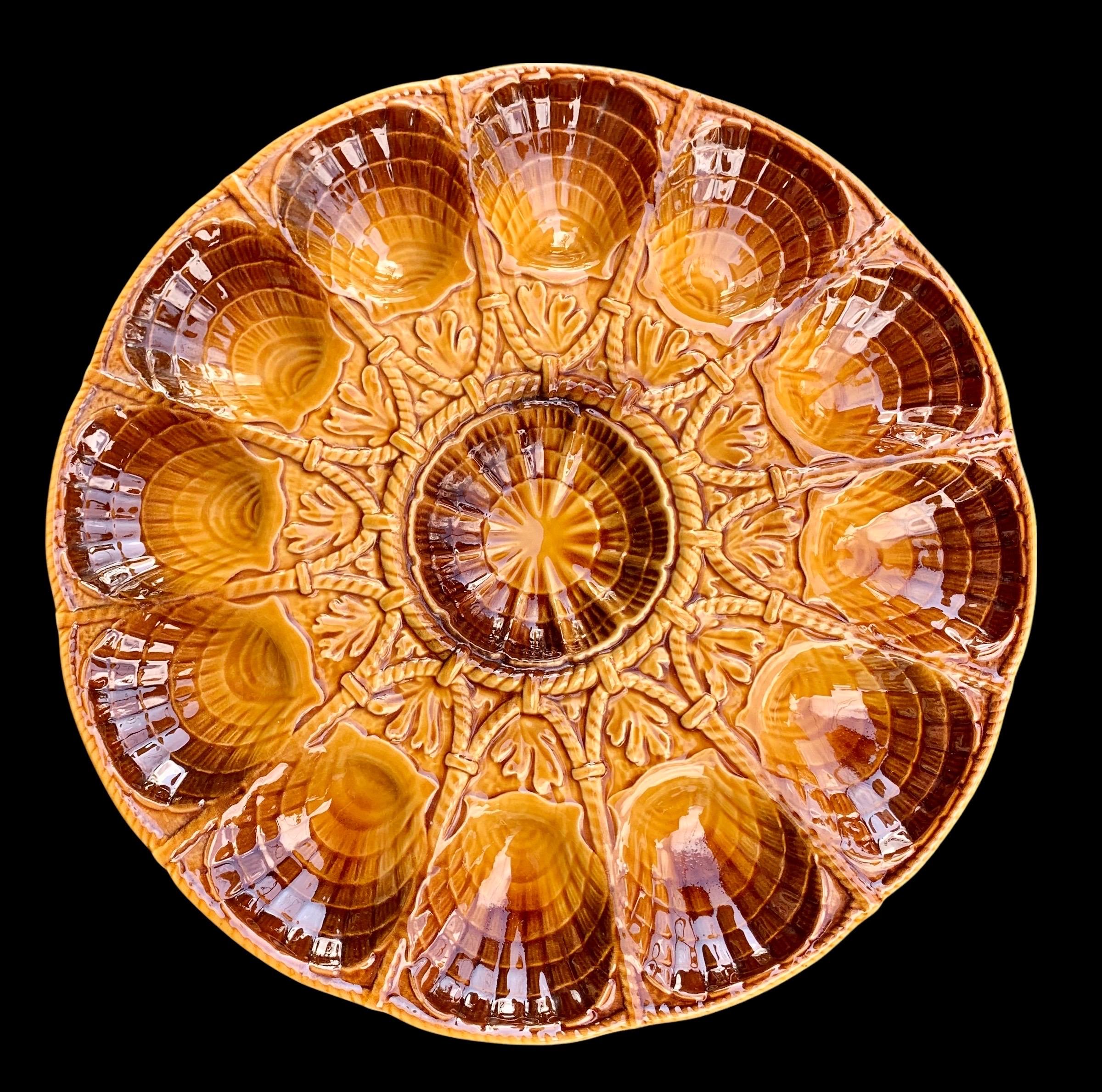 An Antique French Sarreguemines Majolica Oyster Platter For Sale 2