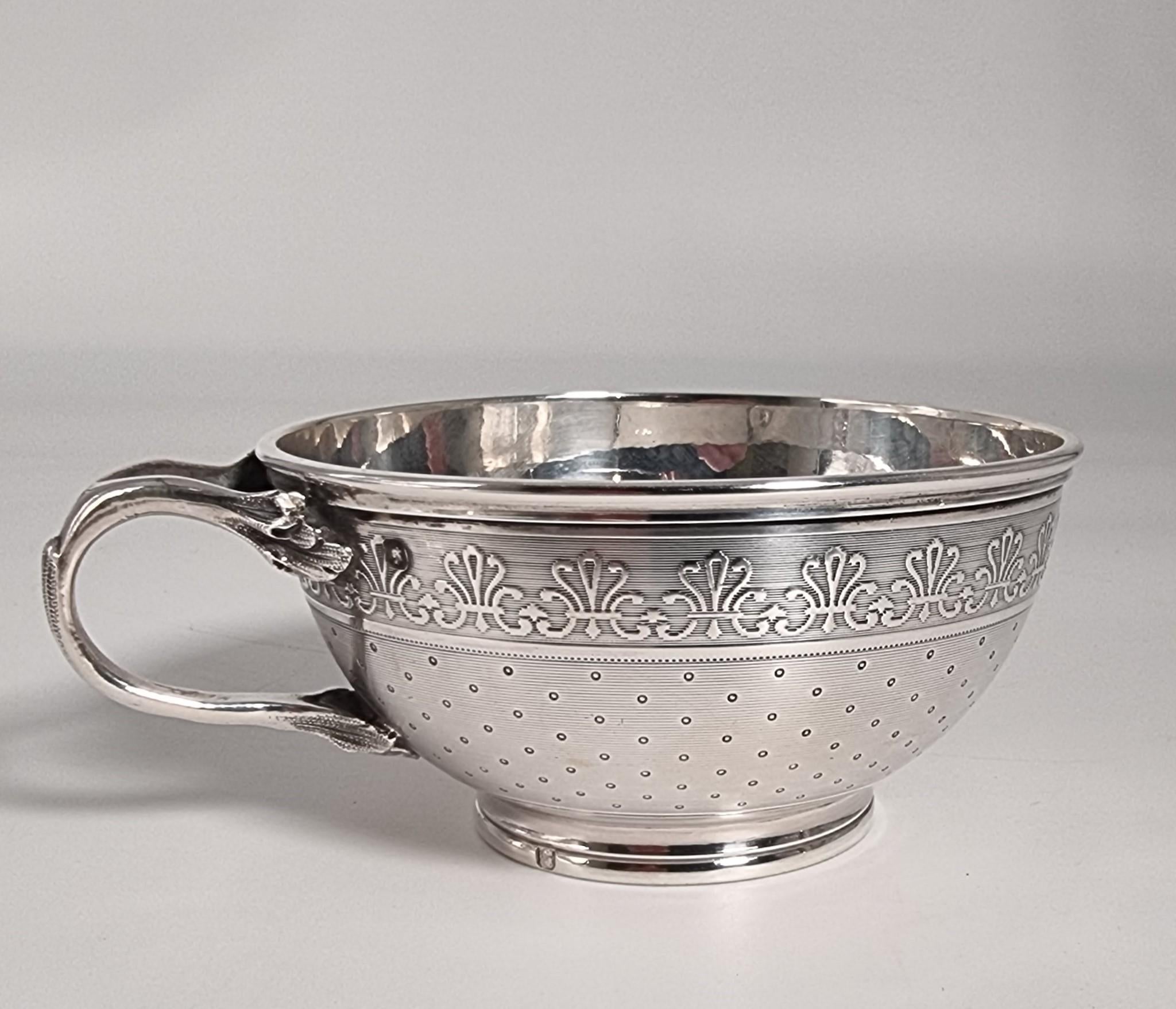 Taza y platillo de té o café de plata francesa antigua, hacia 1860 en venta 1