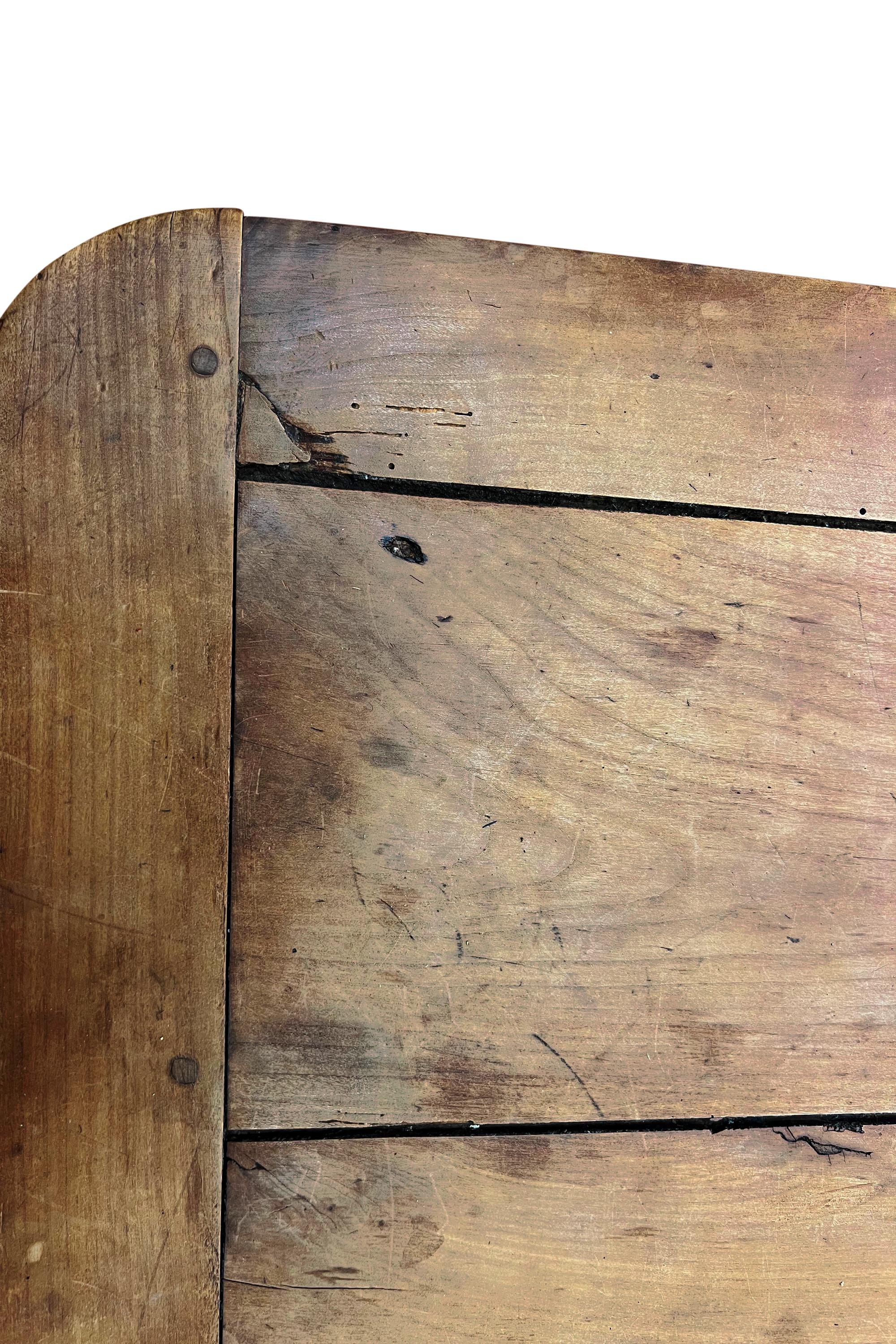 Fait main Table de salle à manger ancienne de style campagnard en noyer français Circa 1900 en vente