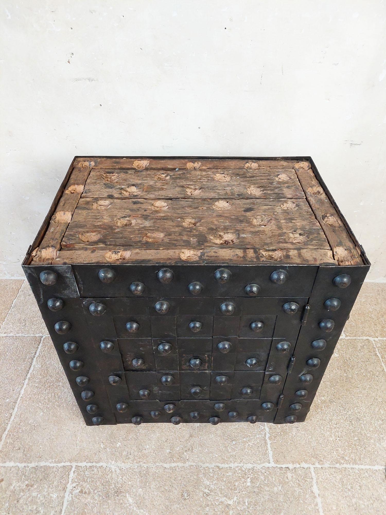 An Antique French Wrought Iron over Wood Hobnail Safe In Good Condition For Sale In Baambrugge, NL