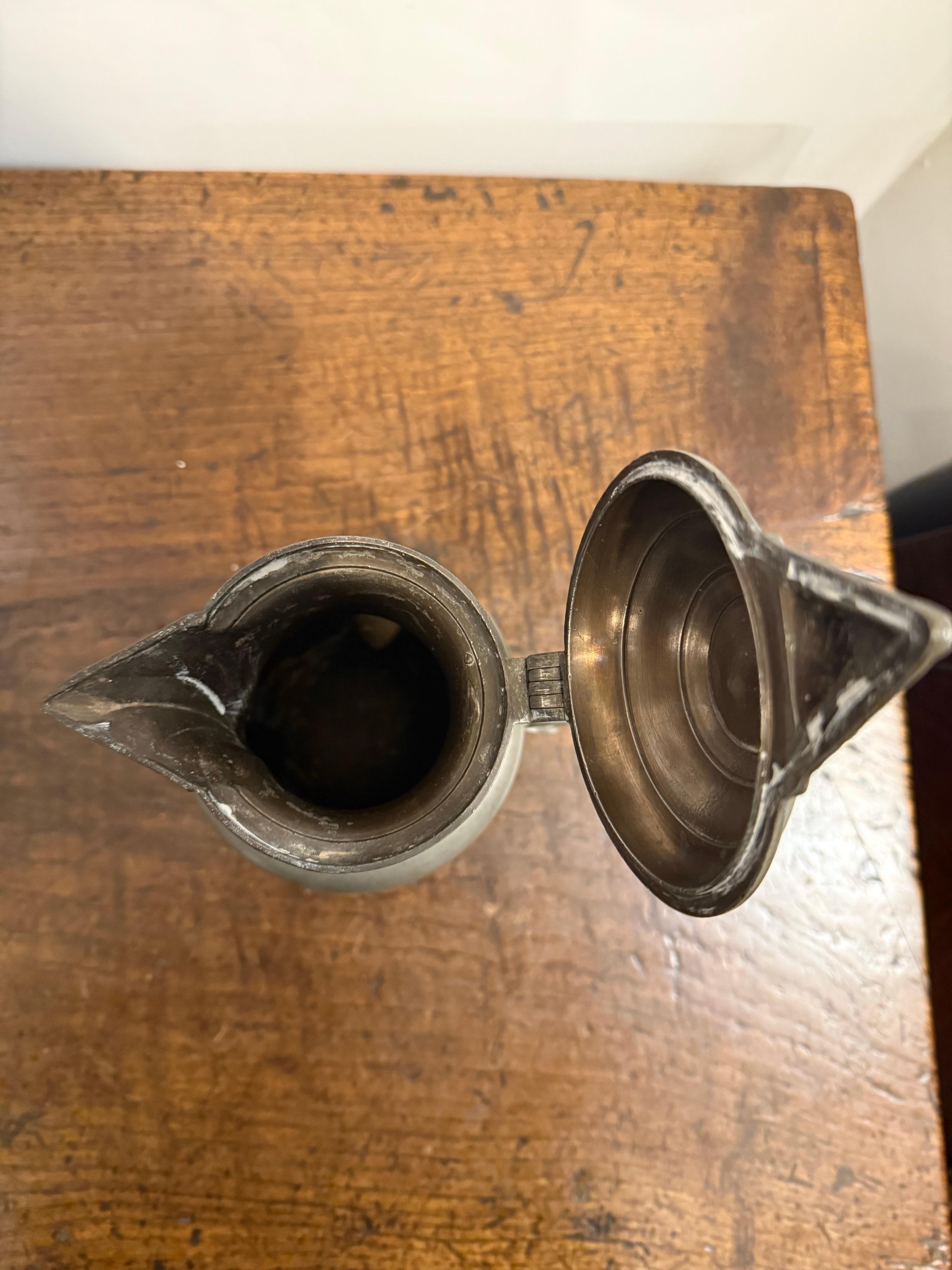 Antico vaso tedesco in peltro inciso, XVIII secolo in vendita 8
