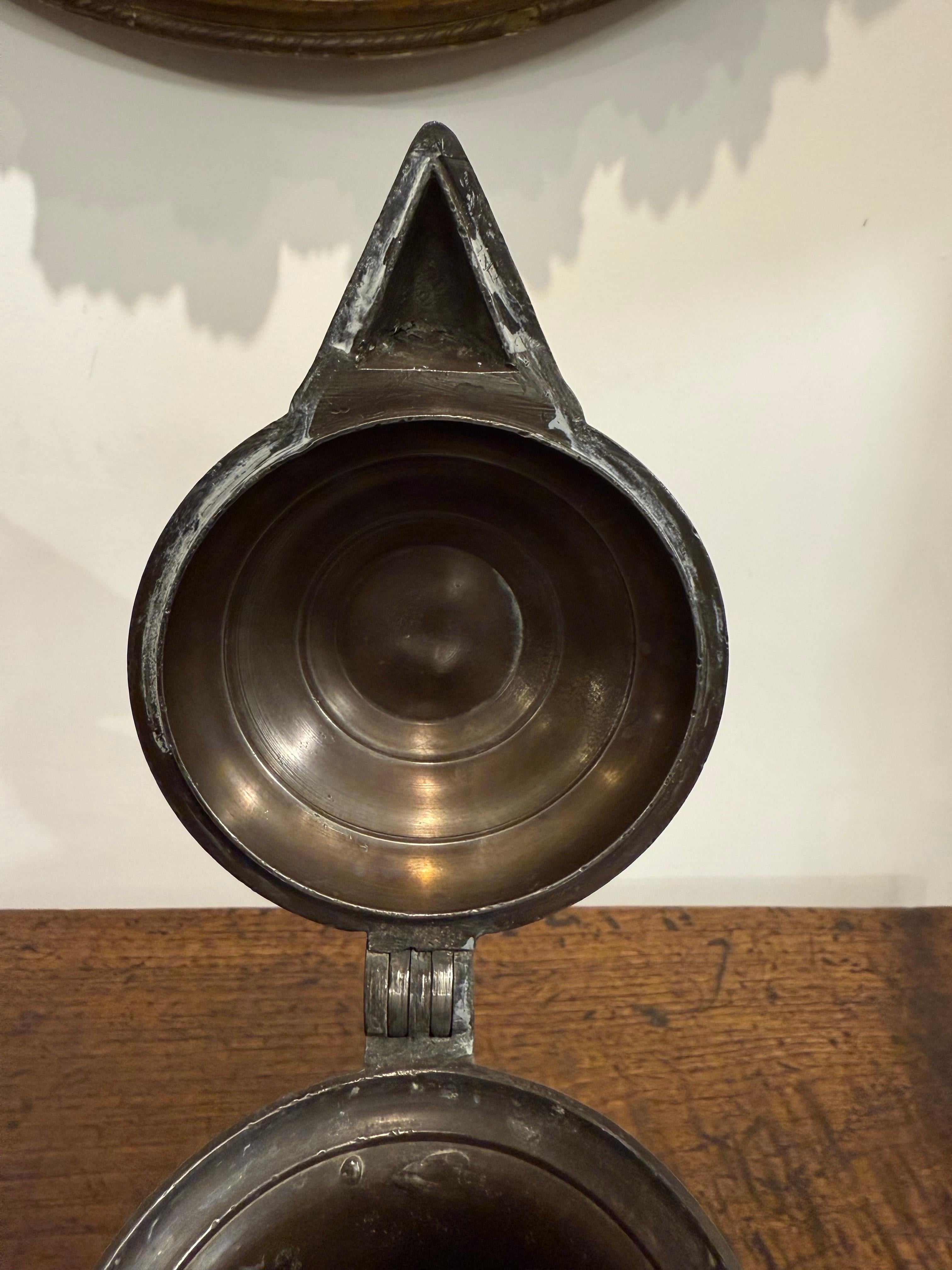 Antico vaso tedesco in peltro inciso, XVIII secolo in vendita 9