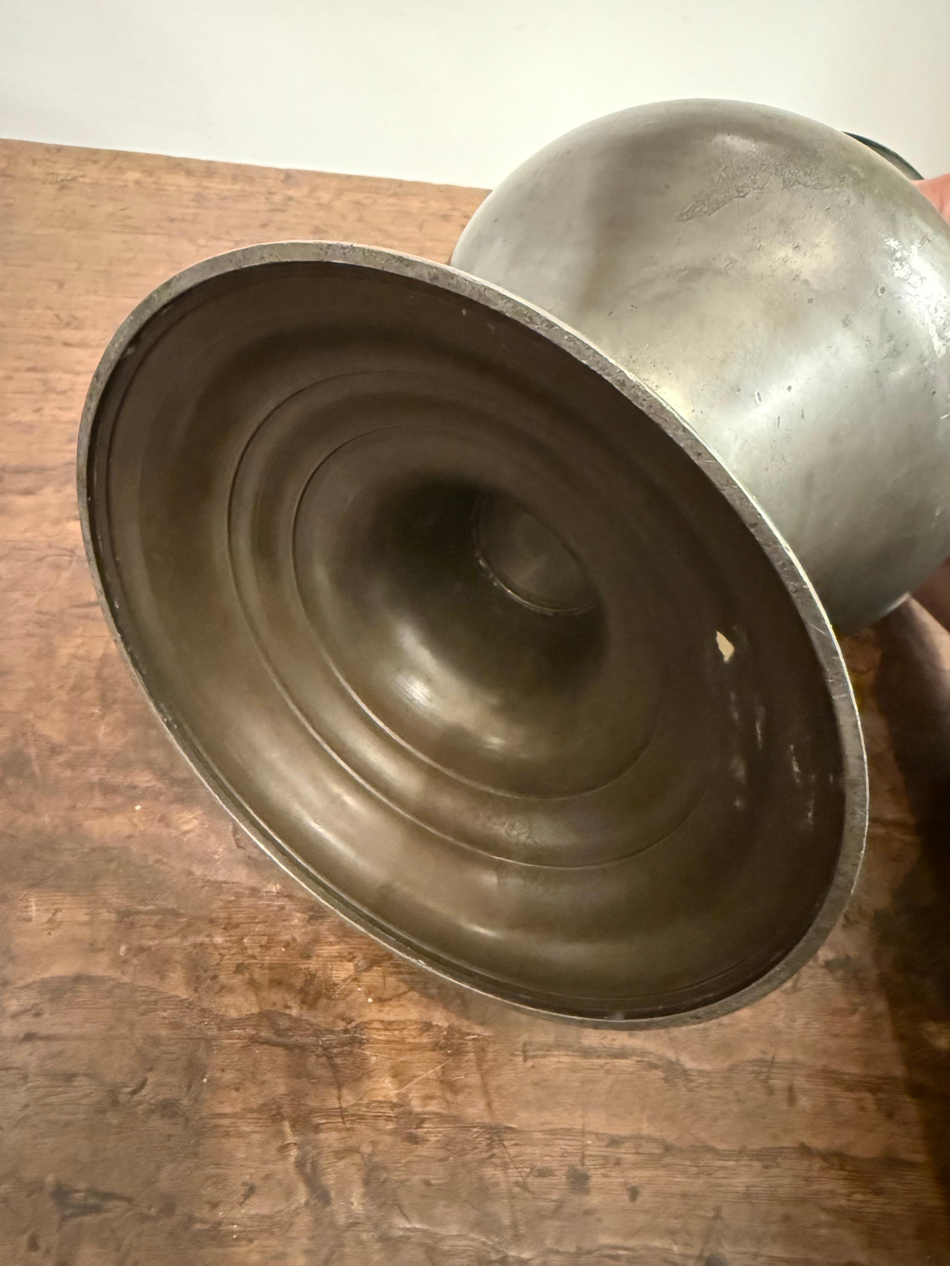 Antico vaso tedesco in peltro inciso, XVIII secolo in vendita 10