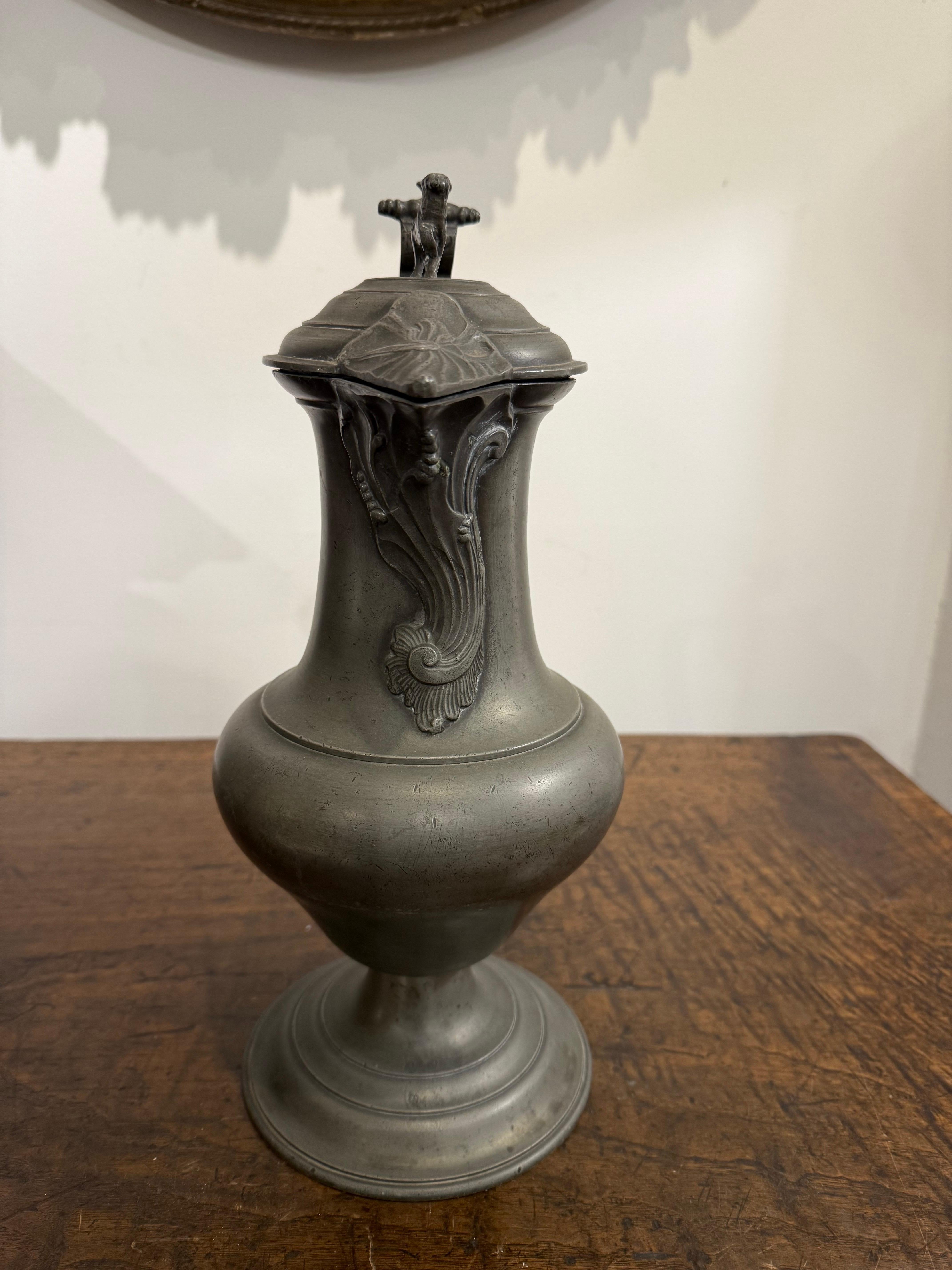 Antico vaso tedesco in peltro inciso, XVIII secolo in vendita 1