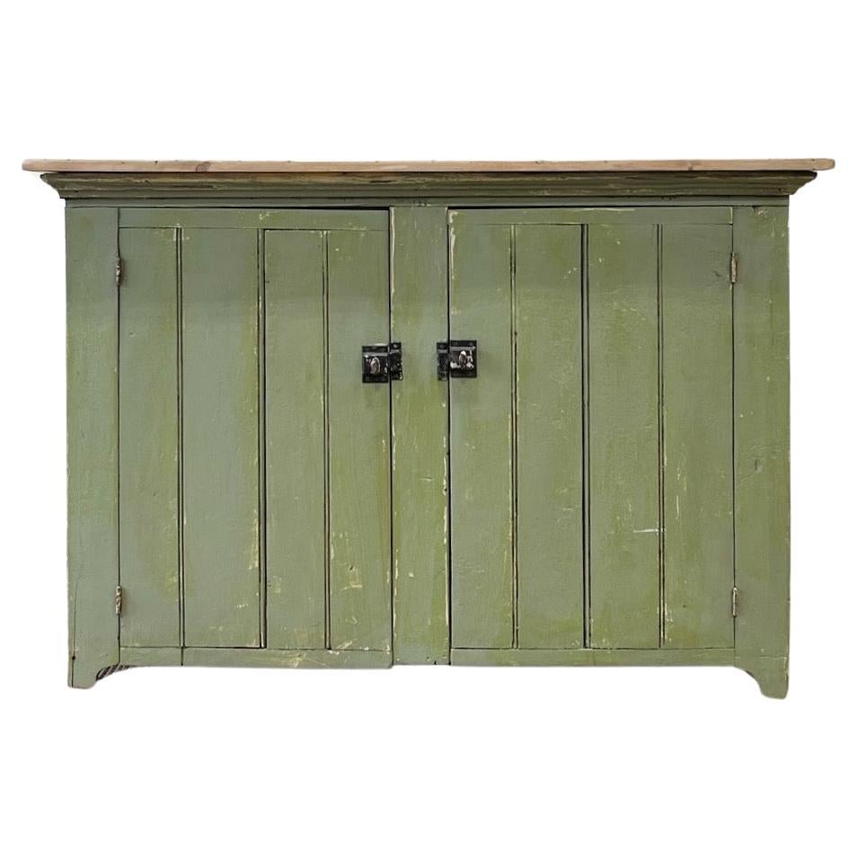 Ancienne armoire en pin peinte en vert, vers 1900