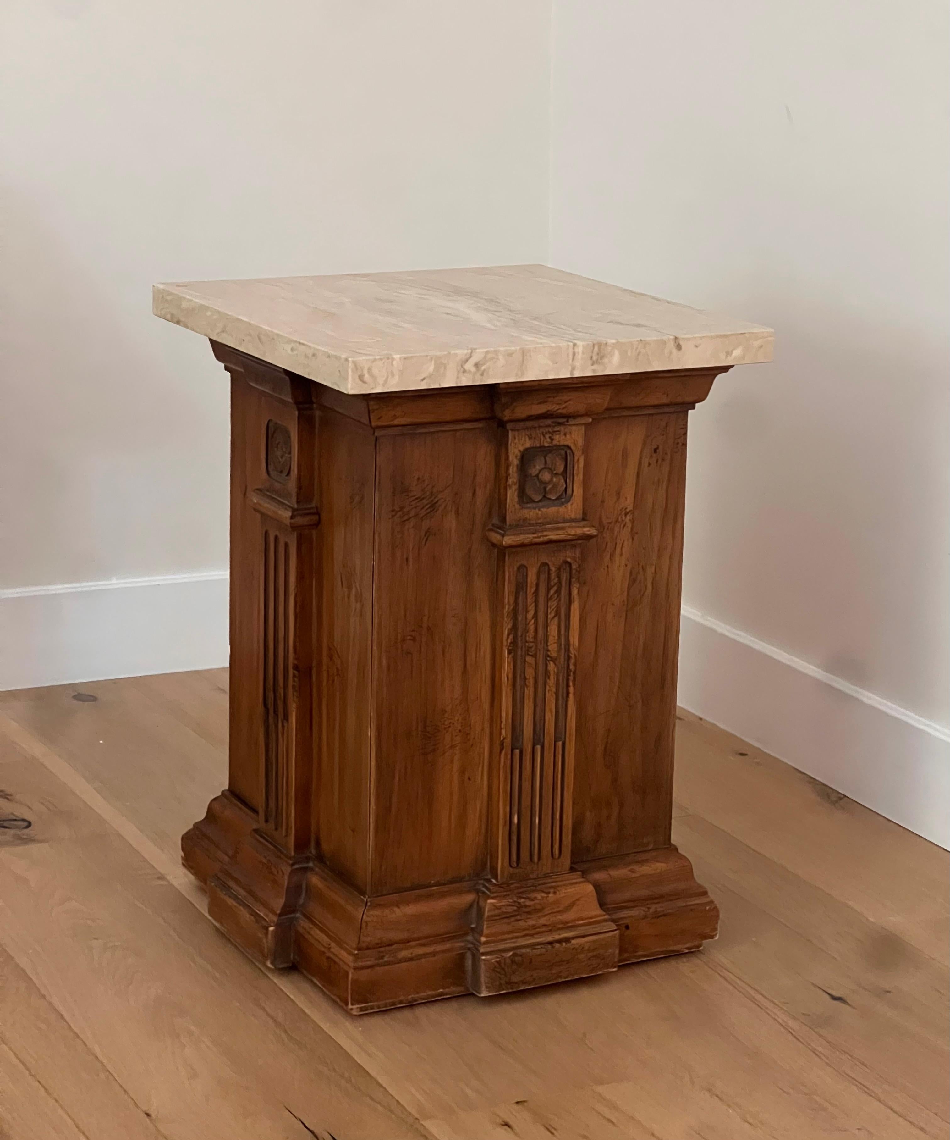 Unknown An antique hand-carved Arts & Crafts side table / pedestal, early 20th century For Sale