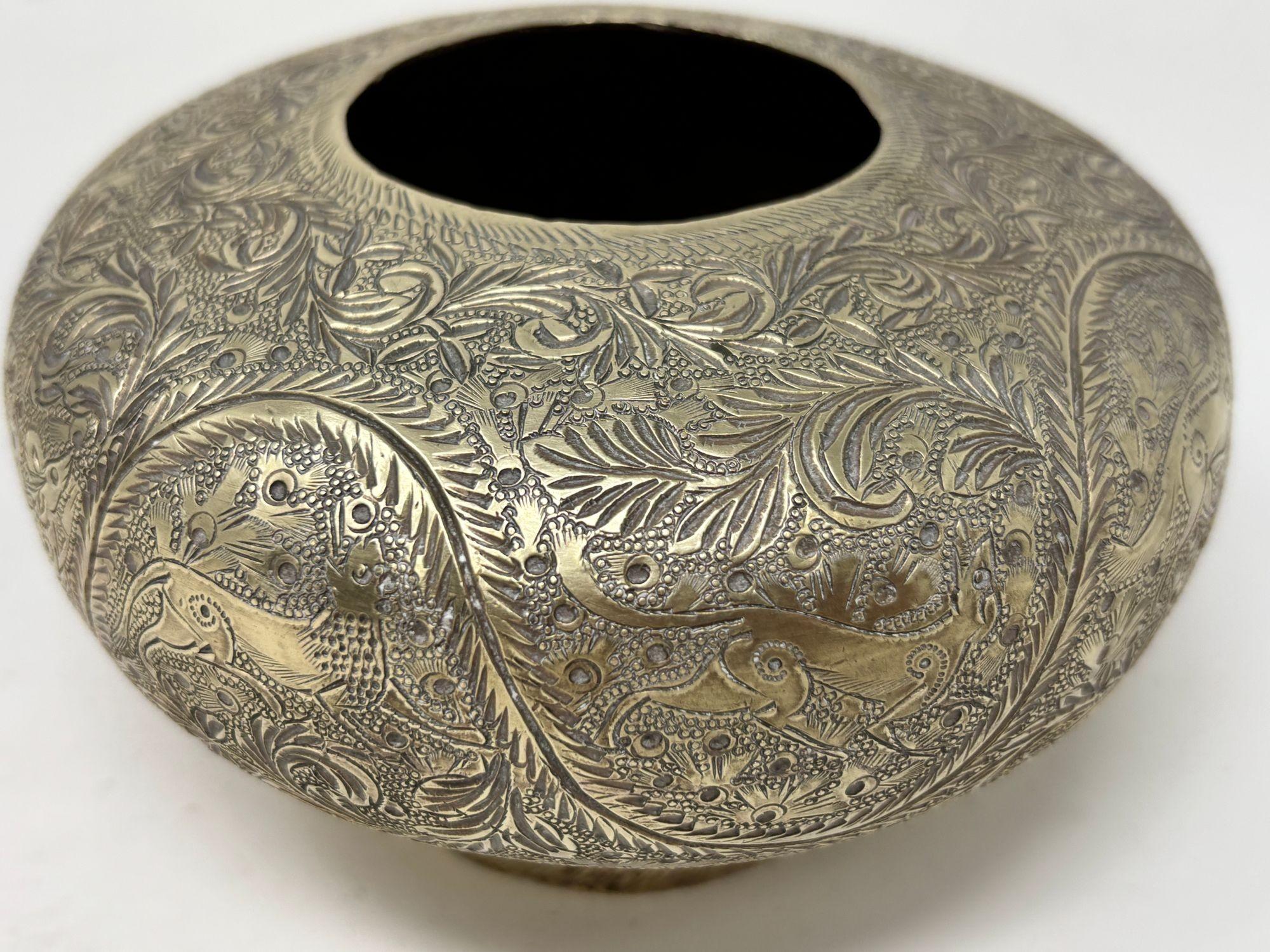 An antique Hand-Chiseled Indo-Persian Brass Bowl For Sale 3