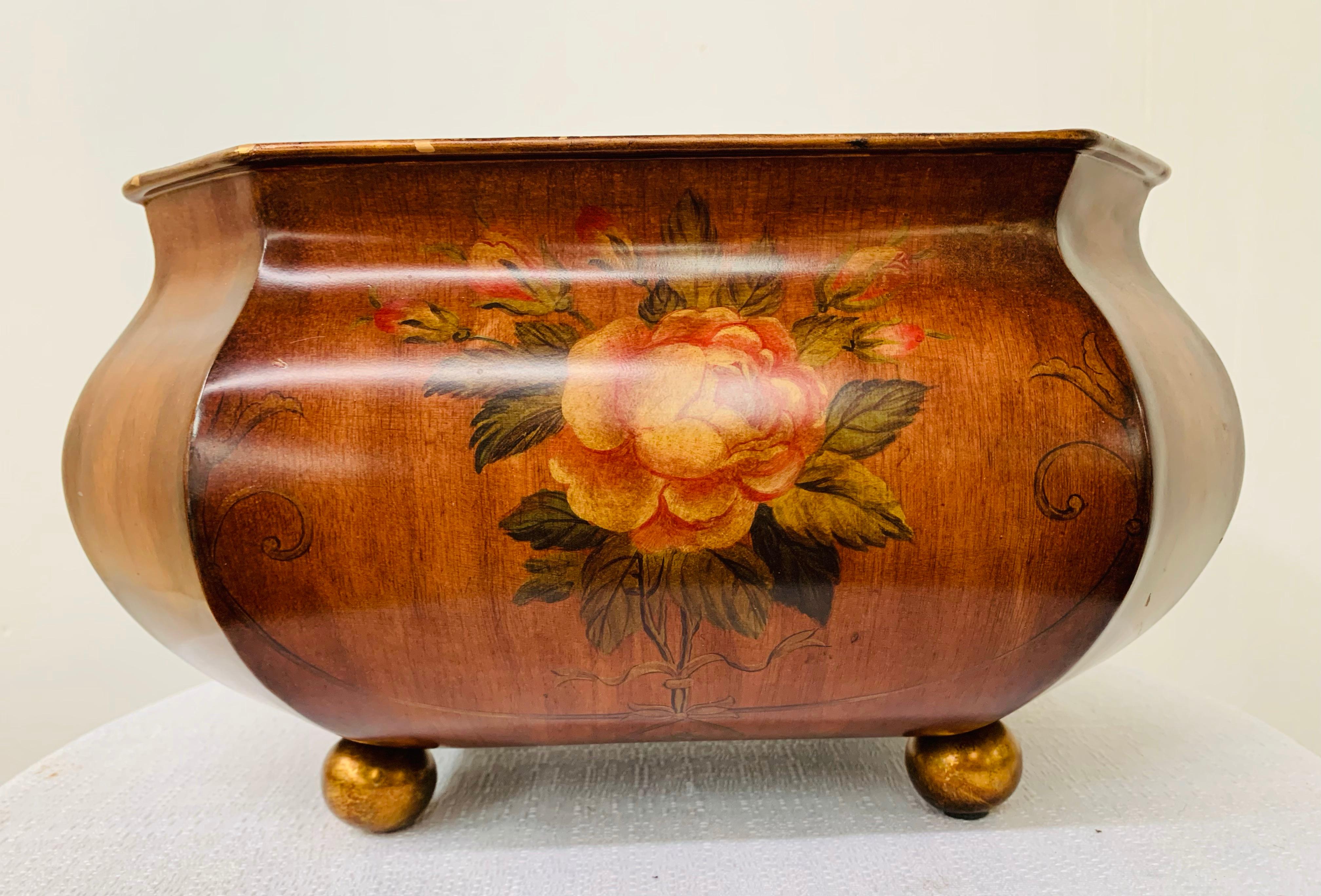 Arcón o Caja de Metal Marrón Antiguo Pintado a Mano con Diseño Floral 3