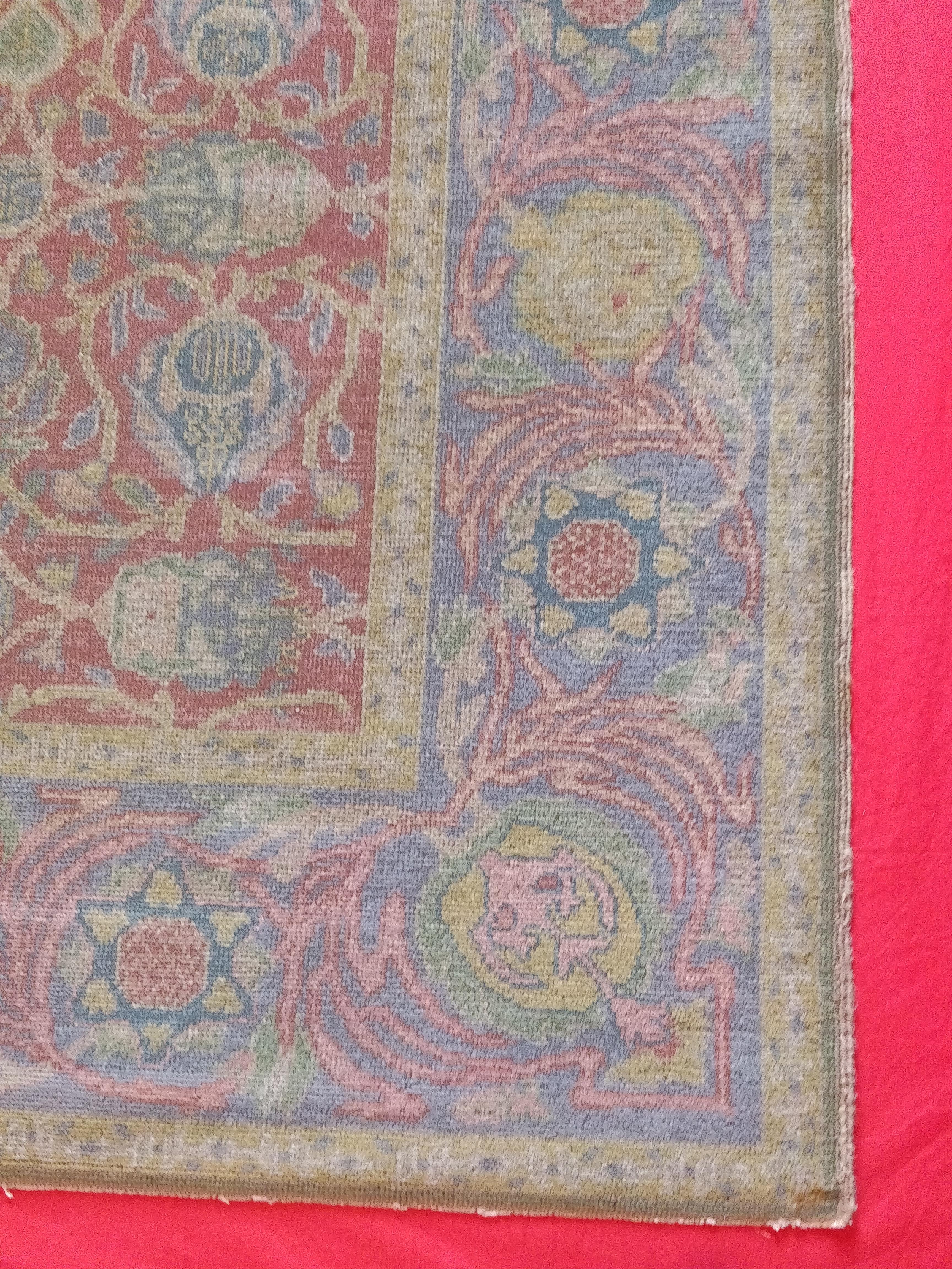 Antique Israel Bezalel Carpet with Judaica Symbols In Good Condition For Sale In Firenze, FI