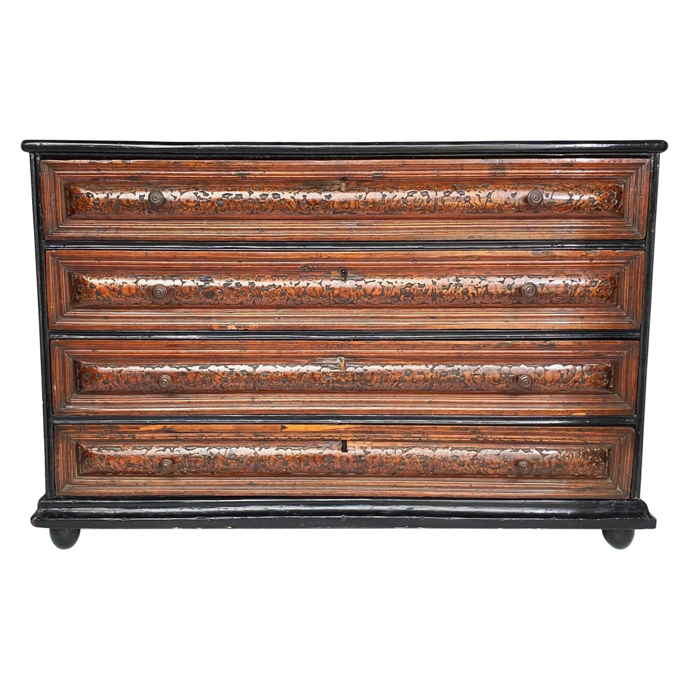Antigua cómoda italiana tallada con un guerrero a caballo  c1750 en venta