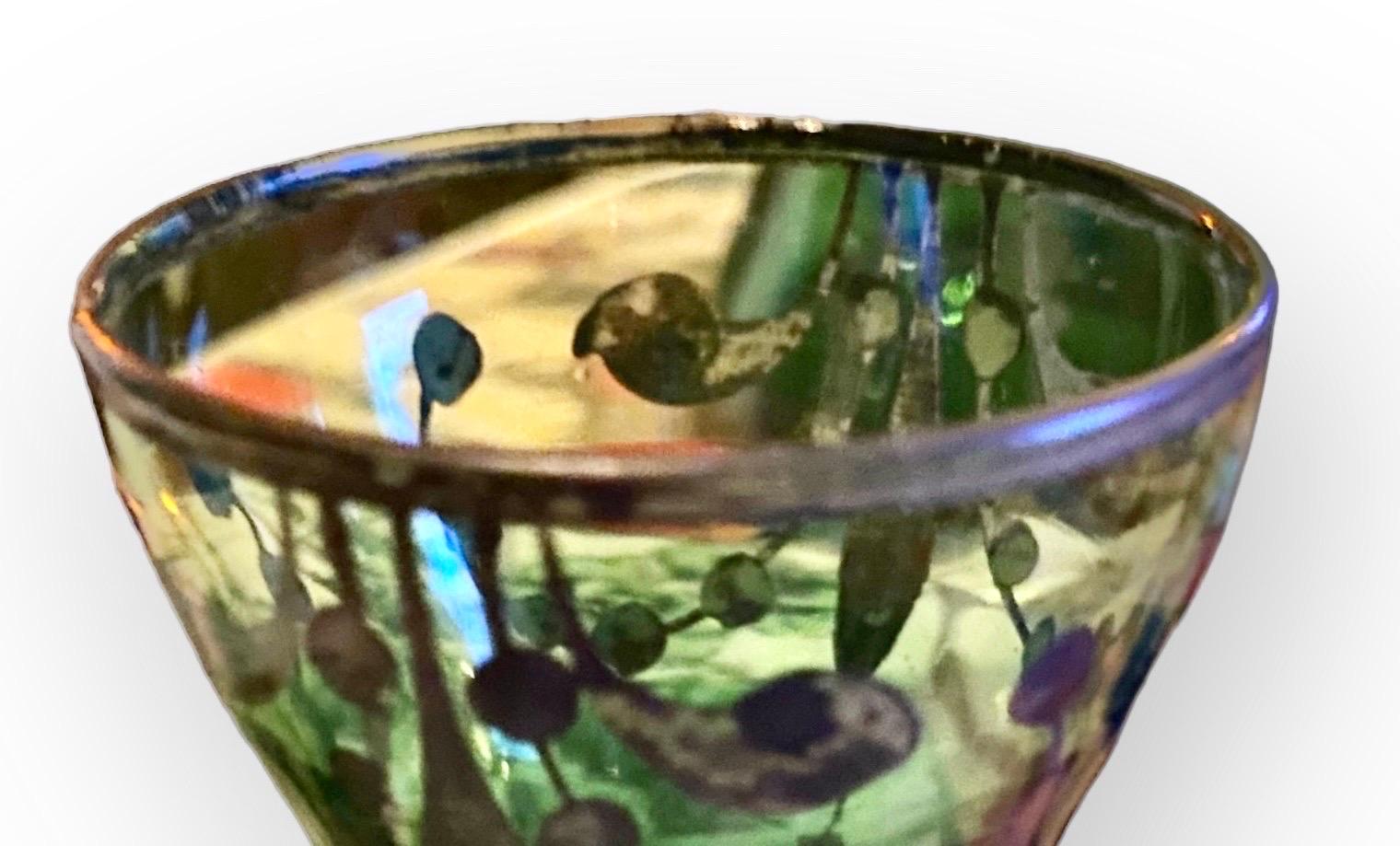 Antiker italienischer Smaragd-Dekanter aus mundgeblasenem Glas und Silber mit vier Gläsern aus Smaragd (Italienisch) im Angebot