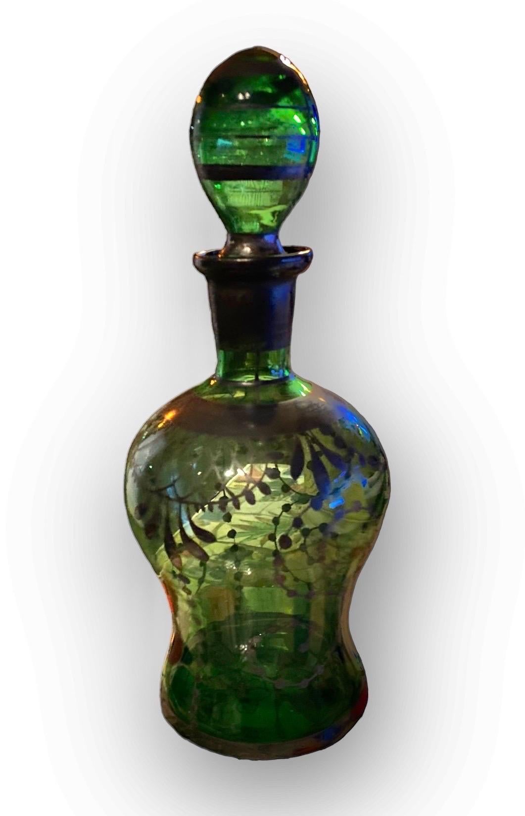 An Antique Italian Emerald Hand Blown Glass and Silver Decanter and Four Glasses For Sale 2