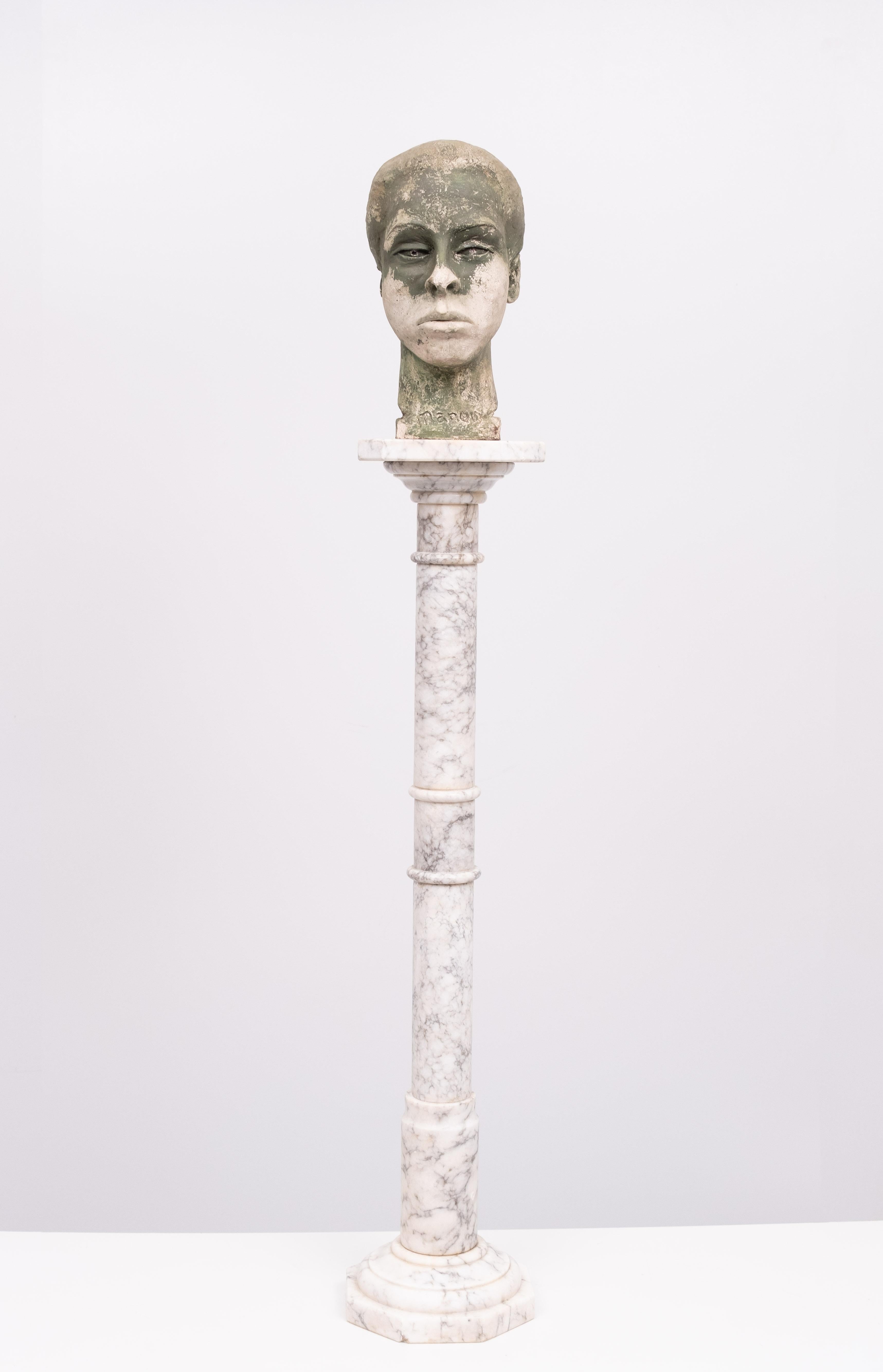 Antiguo pedestal italiano de alabastro torneado en forma de anillo, S. XIX,...
Forma muy bonita y elegante . algunos pequeños desconchones . 