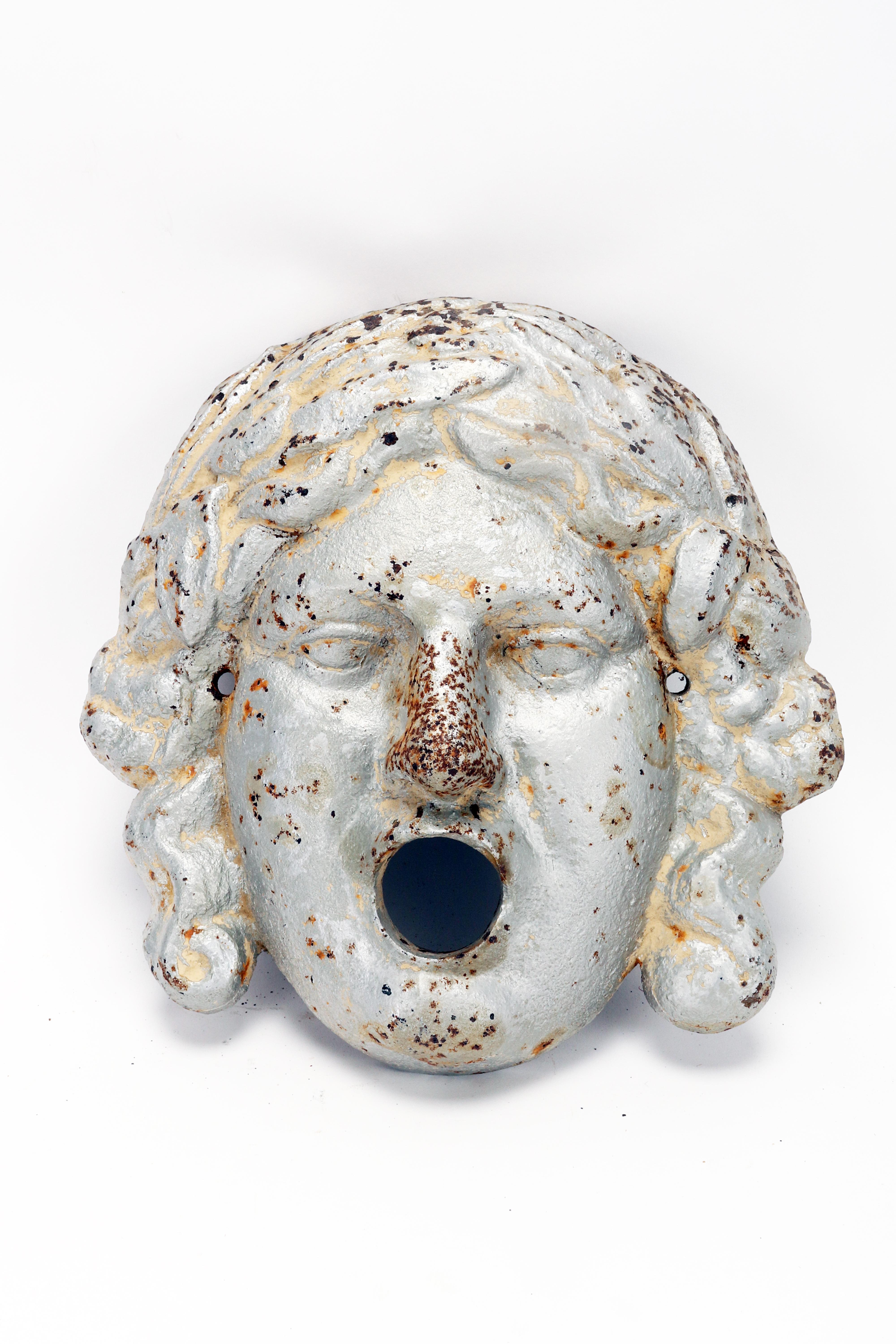 An antique Italian woman face from a garden fountain, Italy end of 19th century. For Sale 3