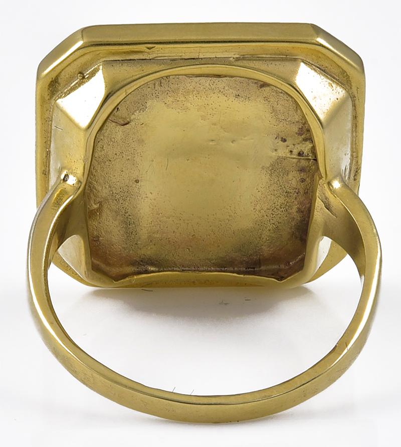 Antique Japanese Shakudo Plaque in a Later European Gold Ring Mount In Good Condition For Sale In London, GB