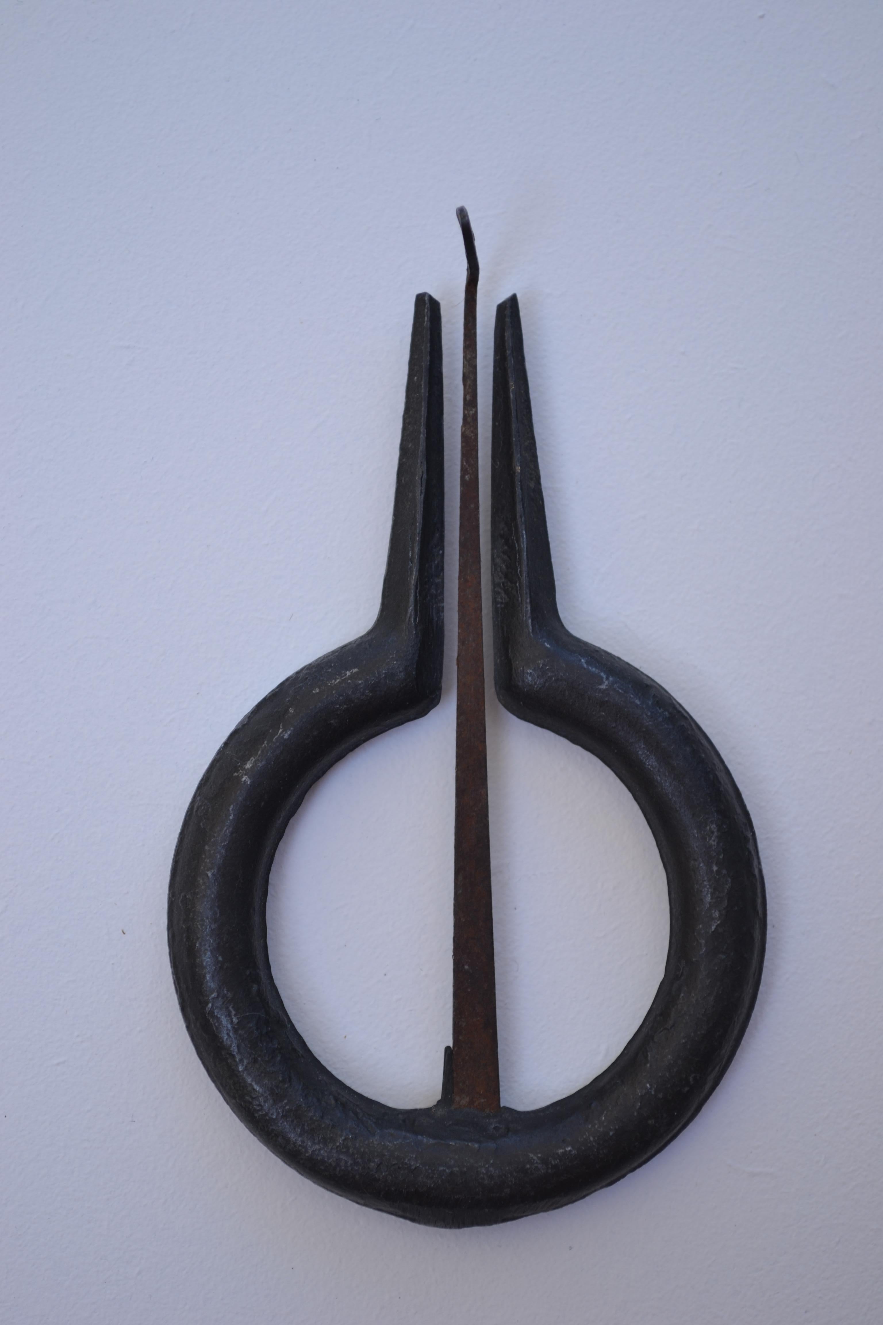 Ancienne harpe de vache en fer et en fonte - France - Début du XXe siècle en vente 3