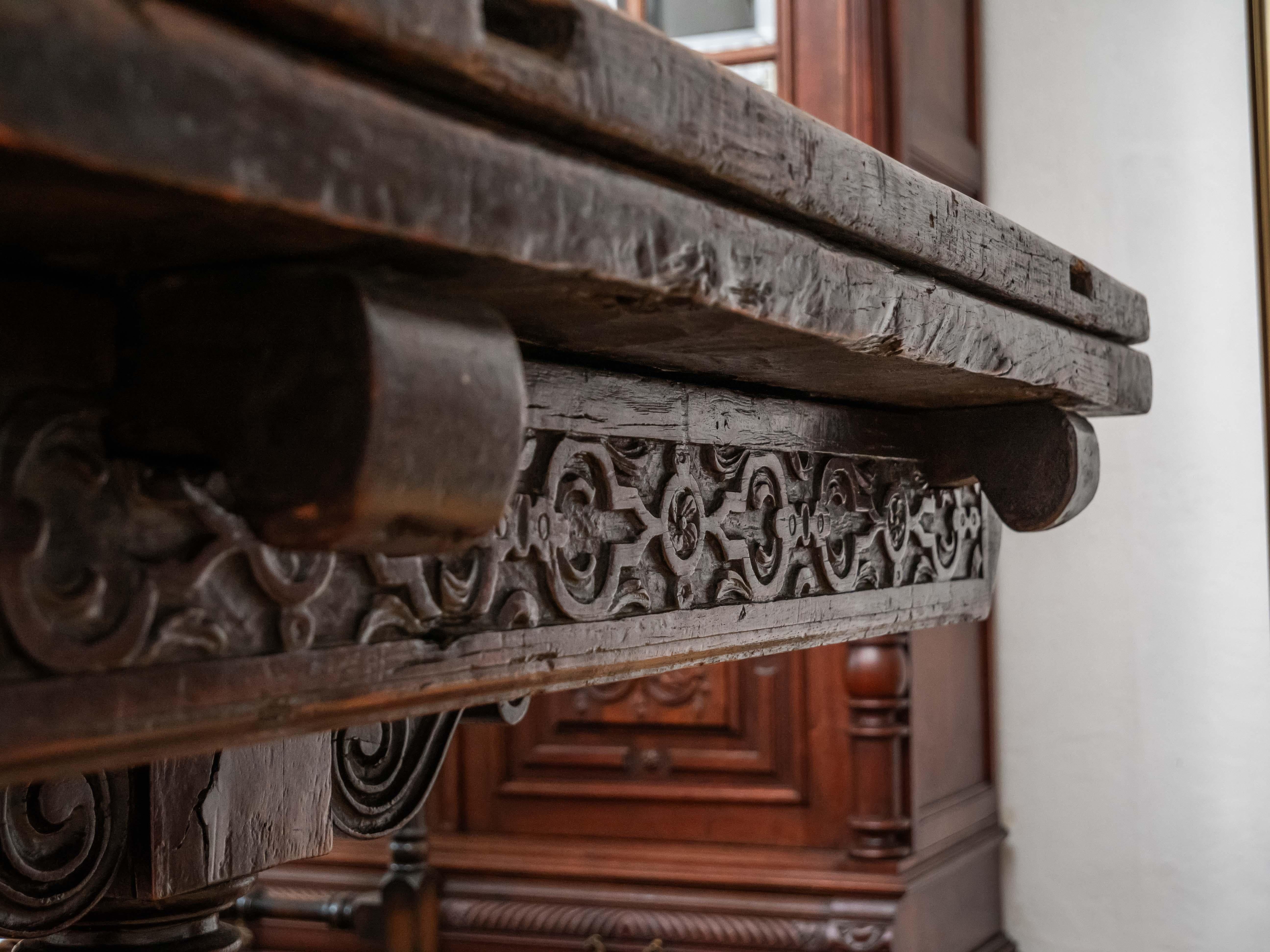 An antique large English table from the early 18th century For Sale 5