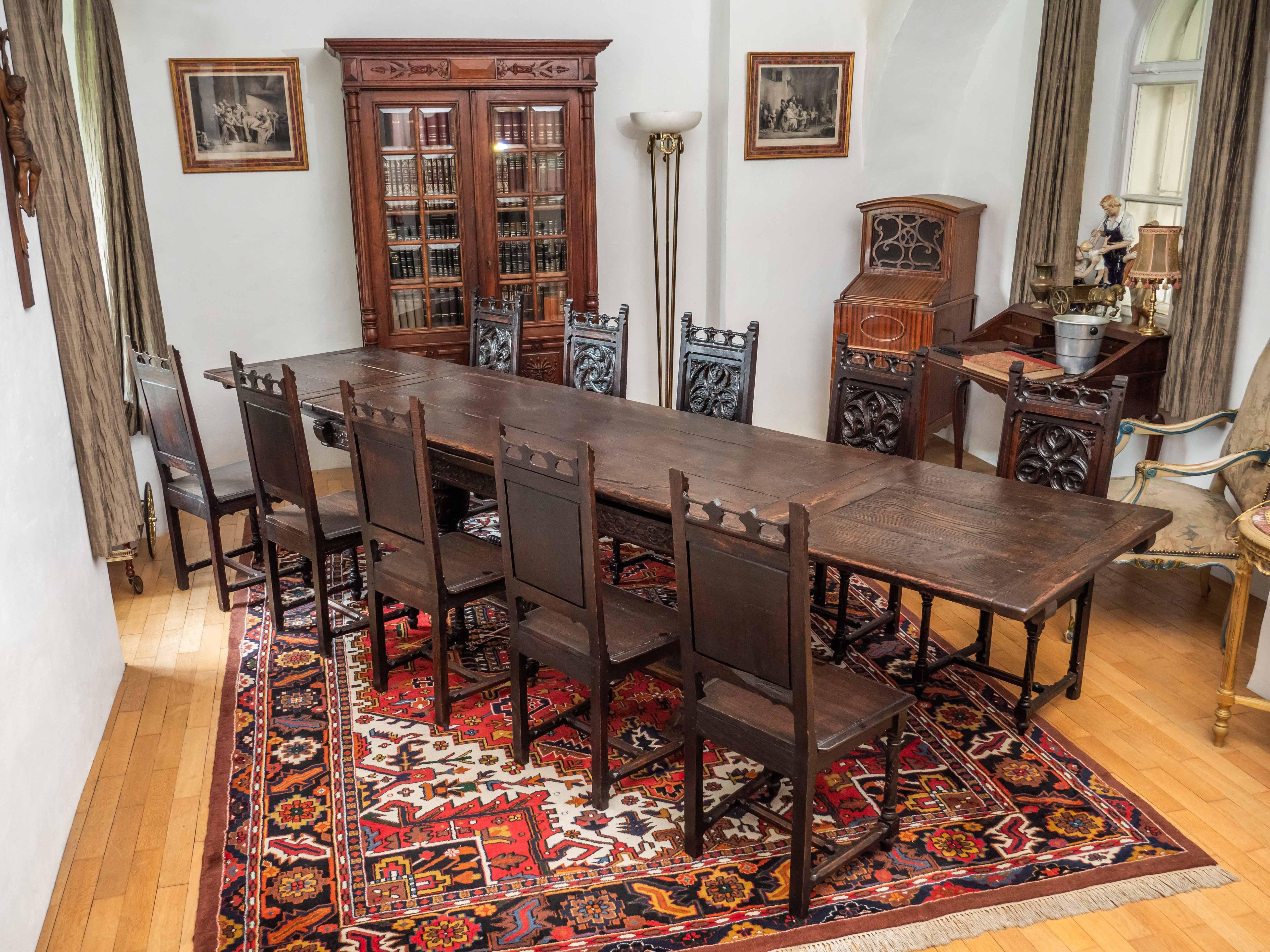 18th Century An antique large English table from the early 18th century For Sale