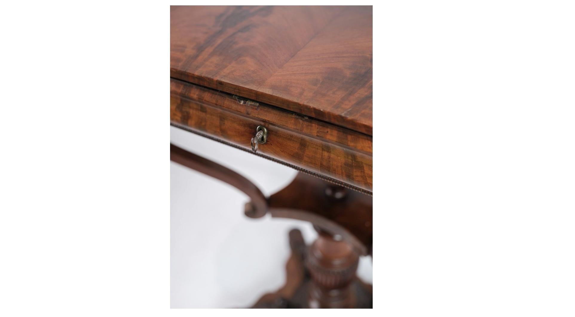 Antique Mahogany Sewing Table on a Pillar From 1840s In Good Condition For Sale In Lejre, DK