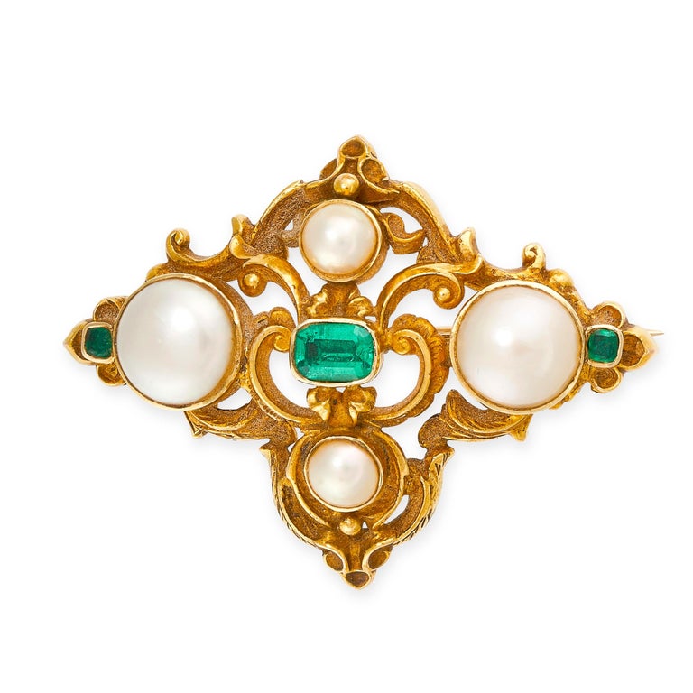 Antique Pearl and Old Mine Emerald Brooch Late 19 Century In Good Condition For Sale In New York, NY